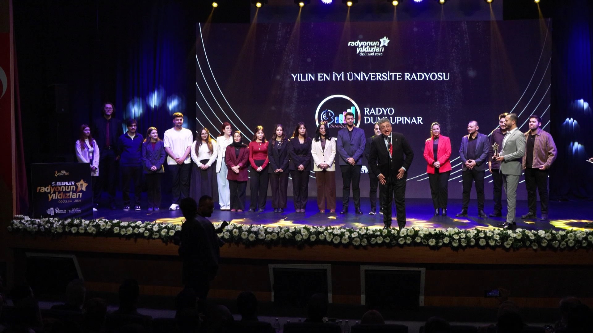 İstanbul Esenler’de 5. Radyonun Yıldızları Ödül Töreni Gerçekleşti