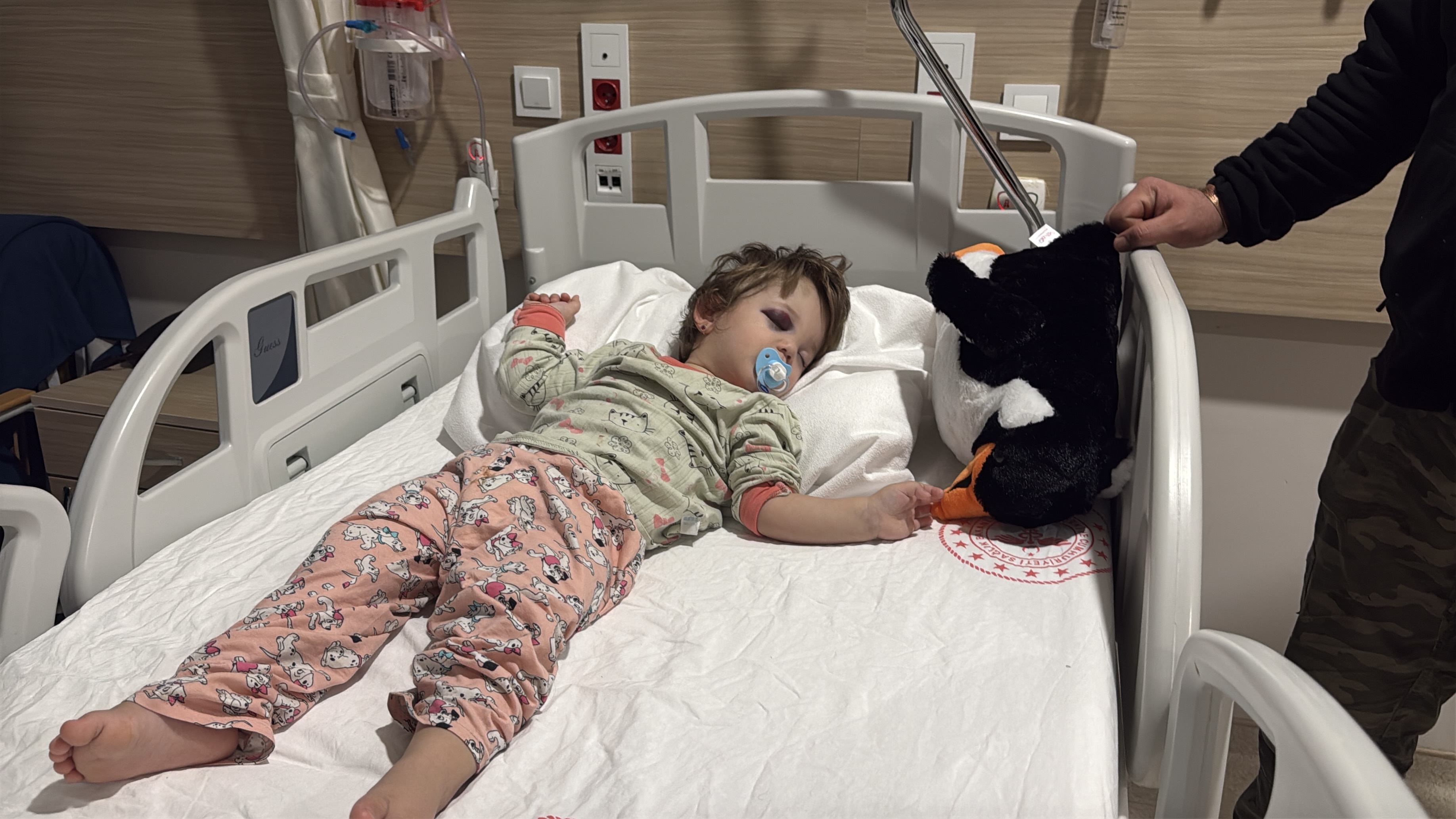 G U R U L T U T A R T I S M A S I N D A K O M S U S U T A R A F I N D A N 1181280 350868