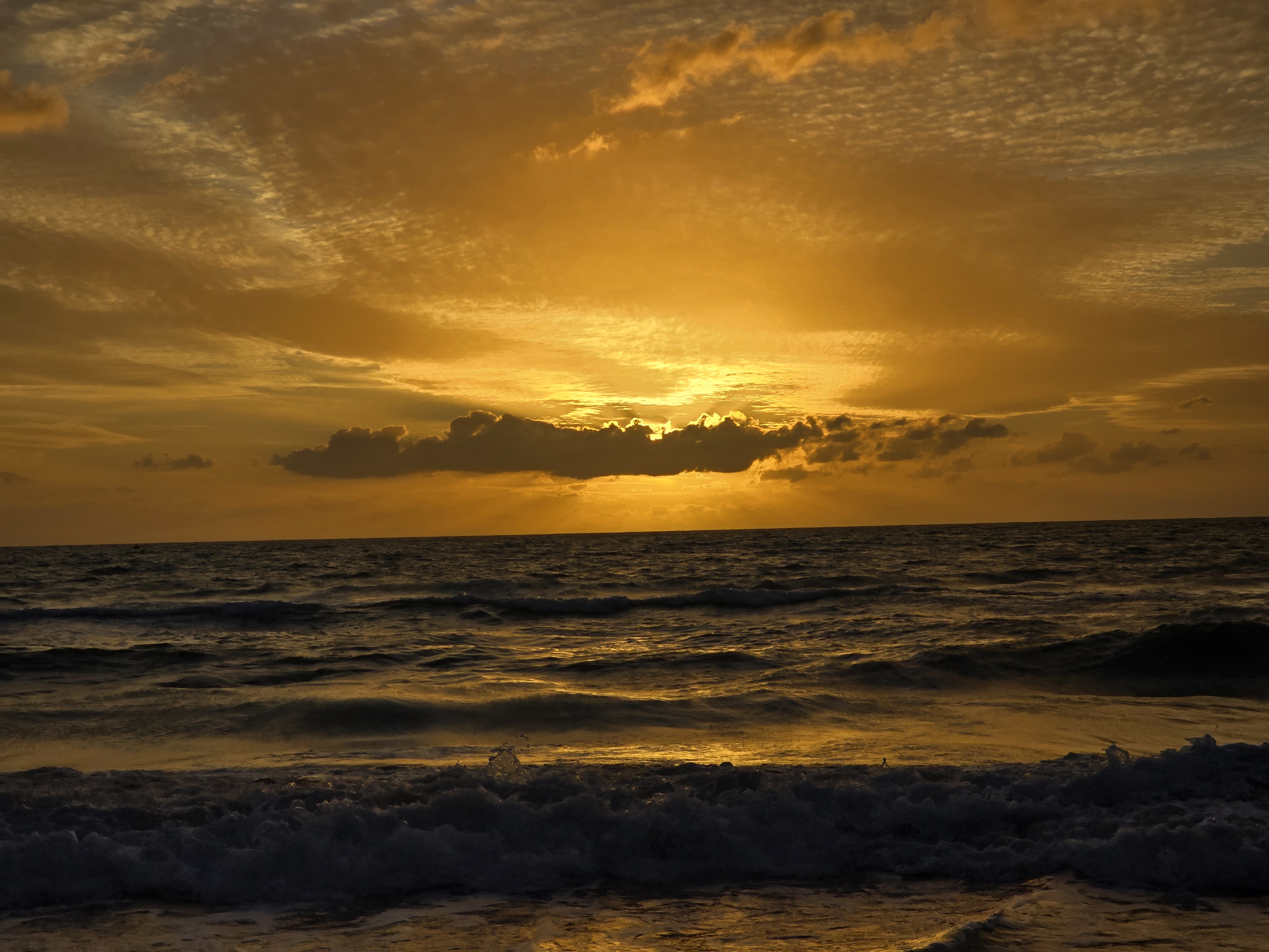 Hatay’da Güneşin Batışı Görsel Şölene Dönüştü