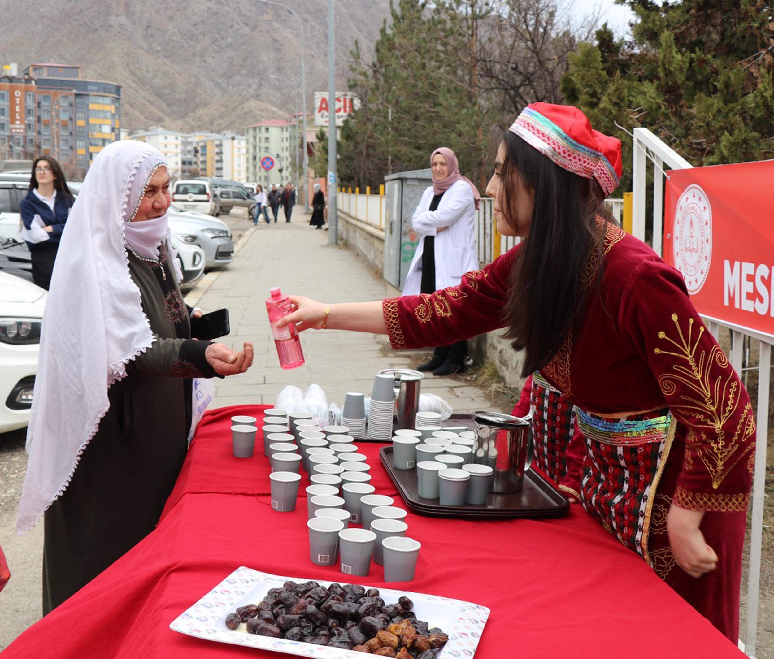 ‘ H O S G E L D I N R A M A Z A N’ E T K I N L I G I N D E H U R M A 1175235 349103