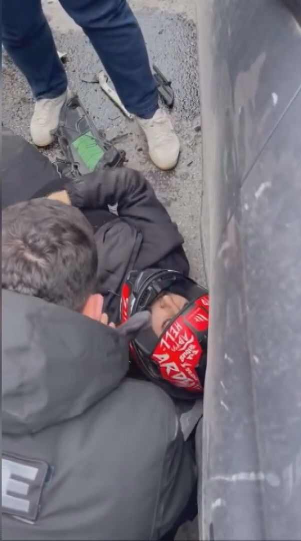 I S T A N B U L A T A S E H I R D E S U R U C U S U N U N D I R E K S 1184267 351821