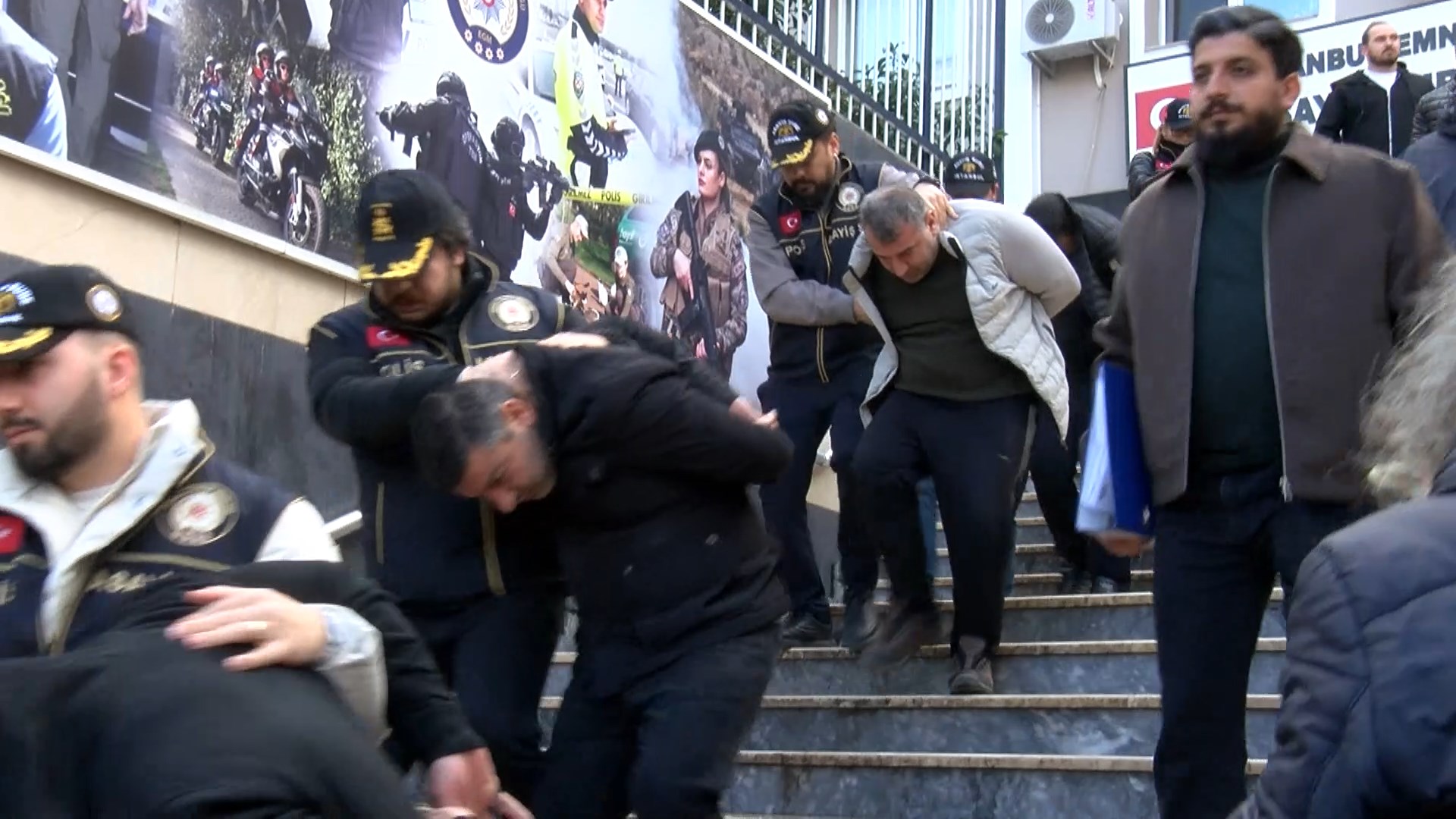 I S T A N B U L B A K I R K O Y D E 30 M I L Y O N D O L A R L I 1182793 351330