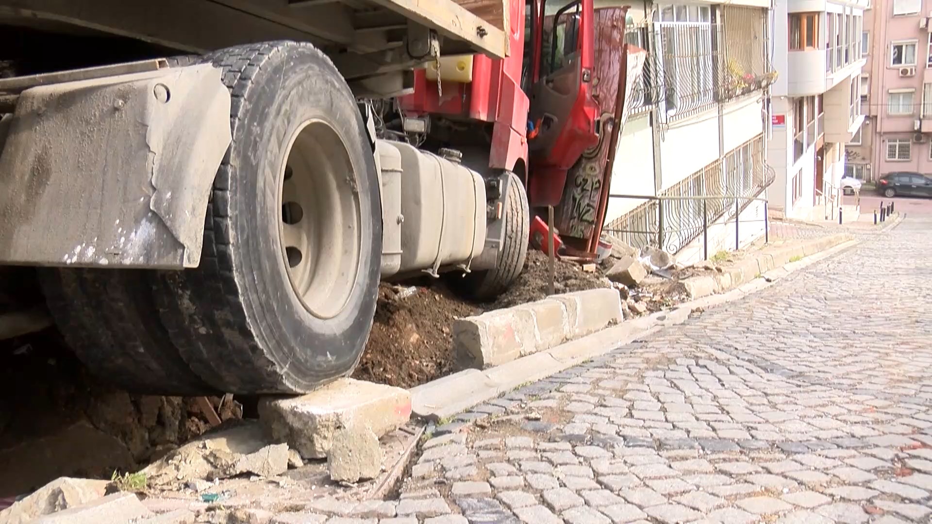 I S T A N B U L B E S I K T A S’ T A Y O K U S T A N K A Y A N T I 1150126 341542