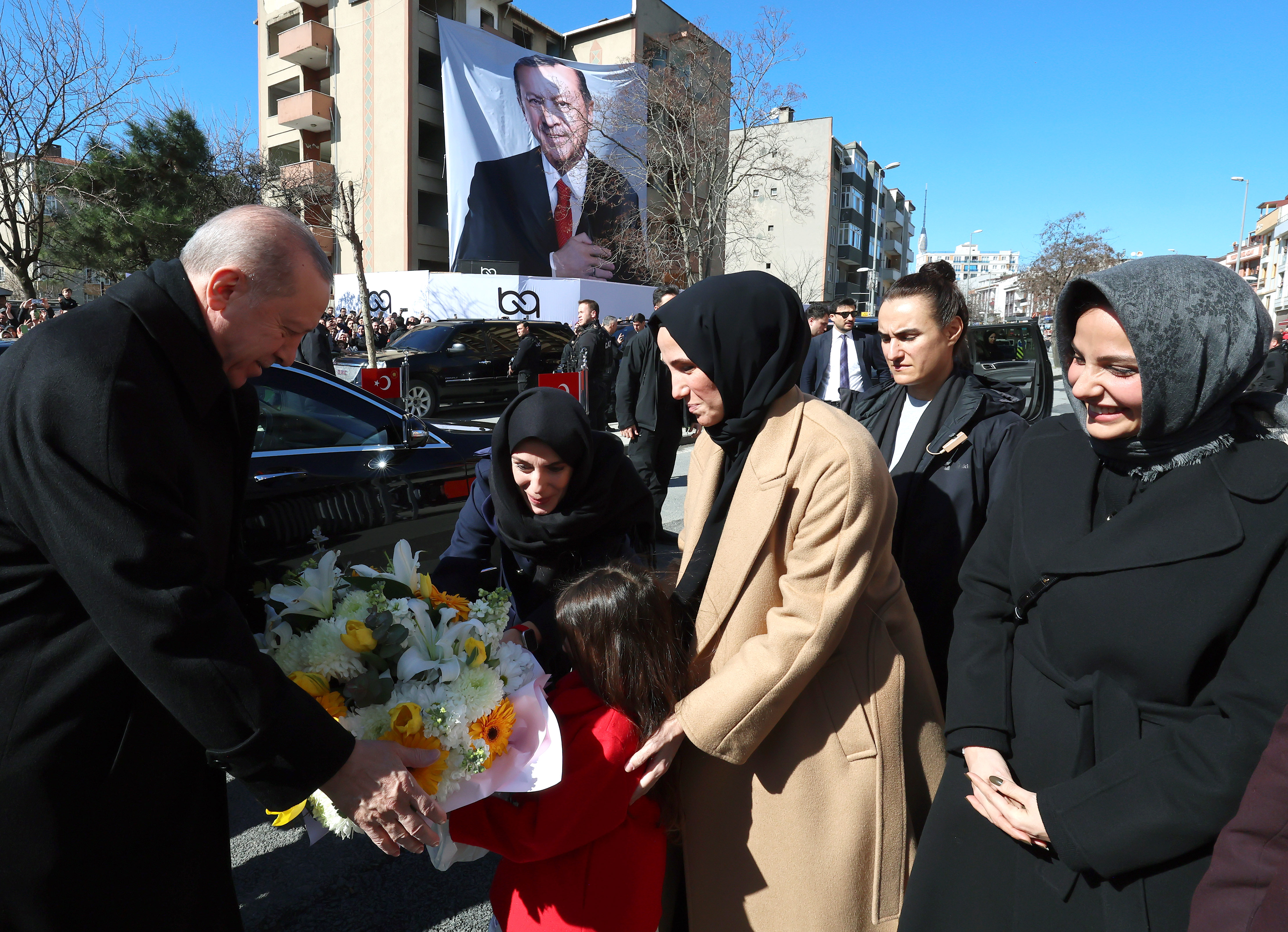 I S T A N B U L C U M H U R B A S K A N I E R D O G A N C U M A N A 1178900 350065