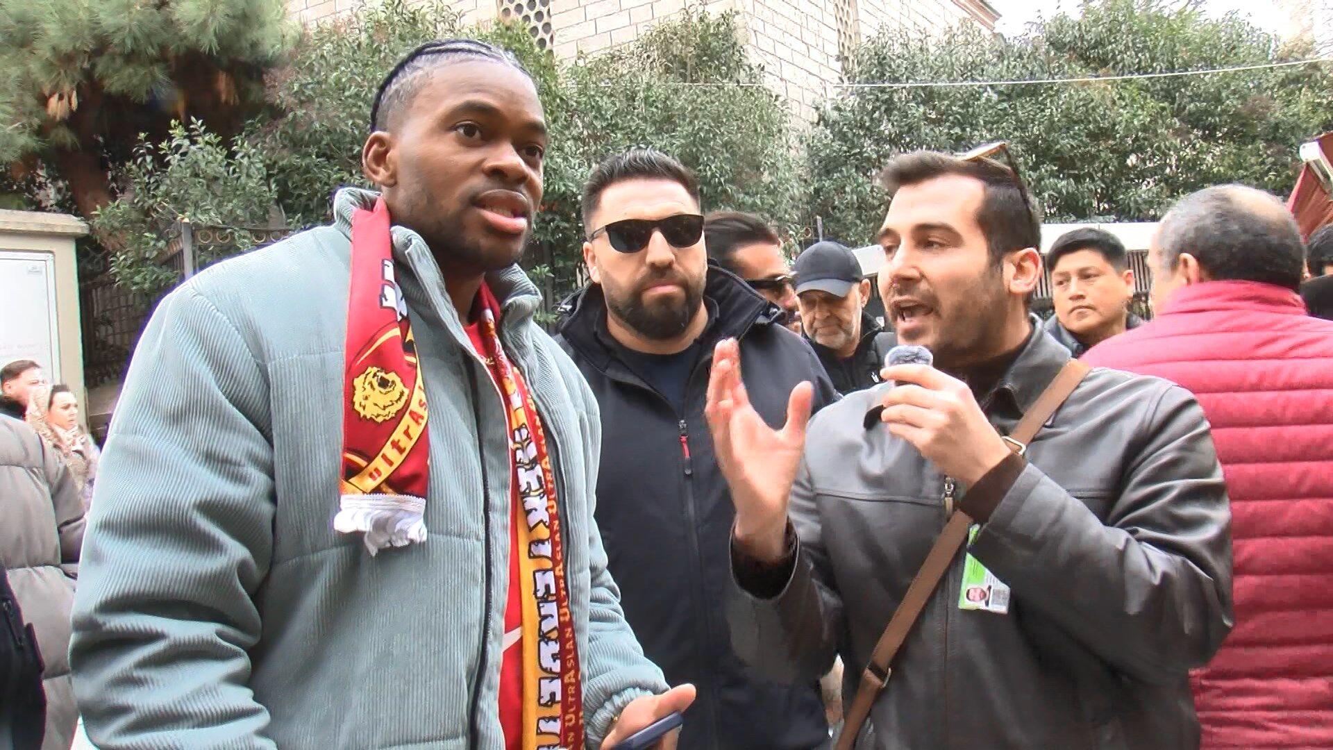 I S T A N B U L D U N Y A C A U N L U I C E R I K U R E T I C I S I 1190876 353892