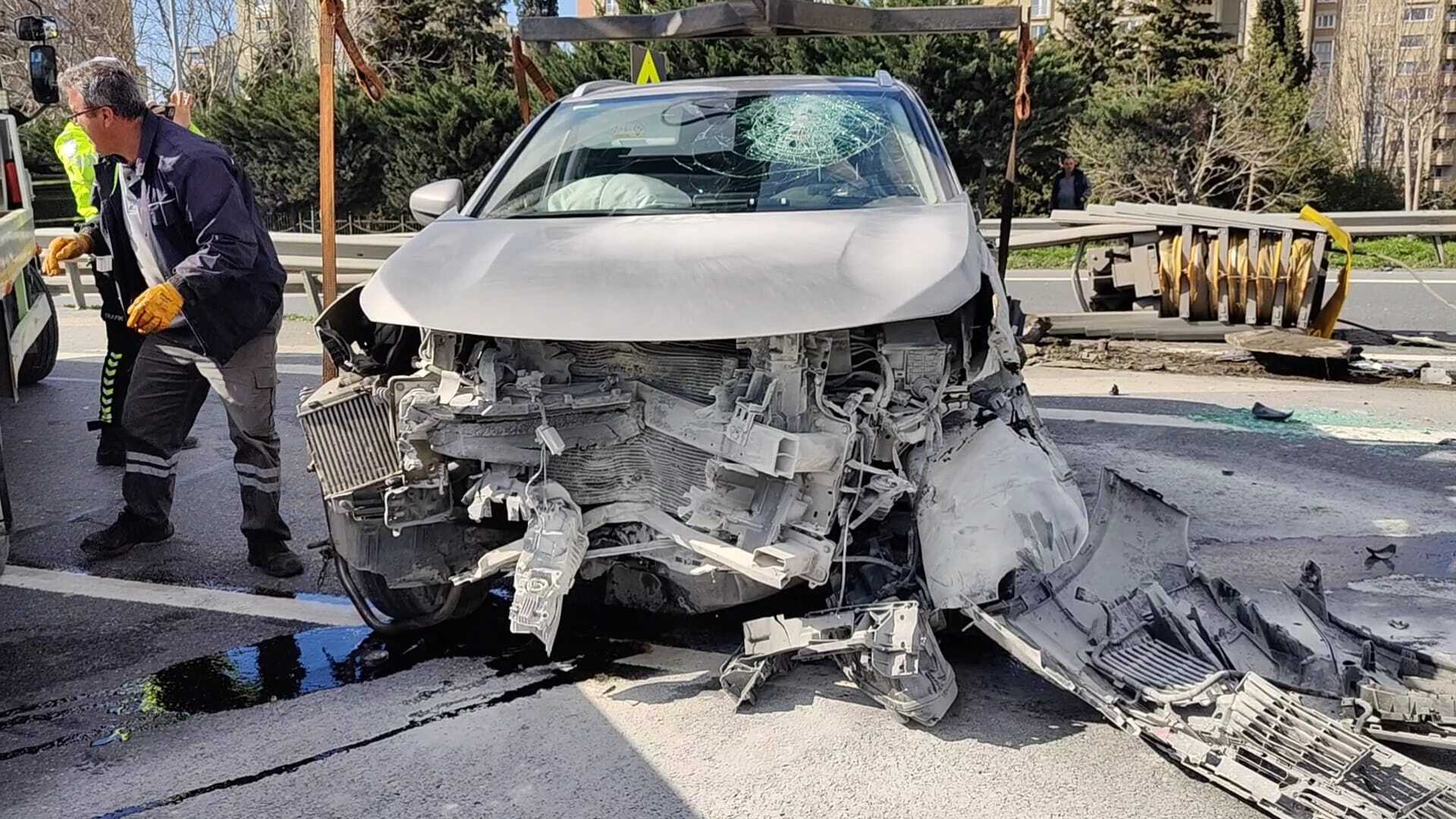 I S T A N B U L E S E N L E R’ D E R E F U J E C A R P A N C I P D 1176515 349482