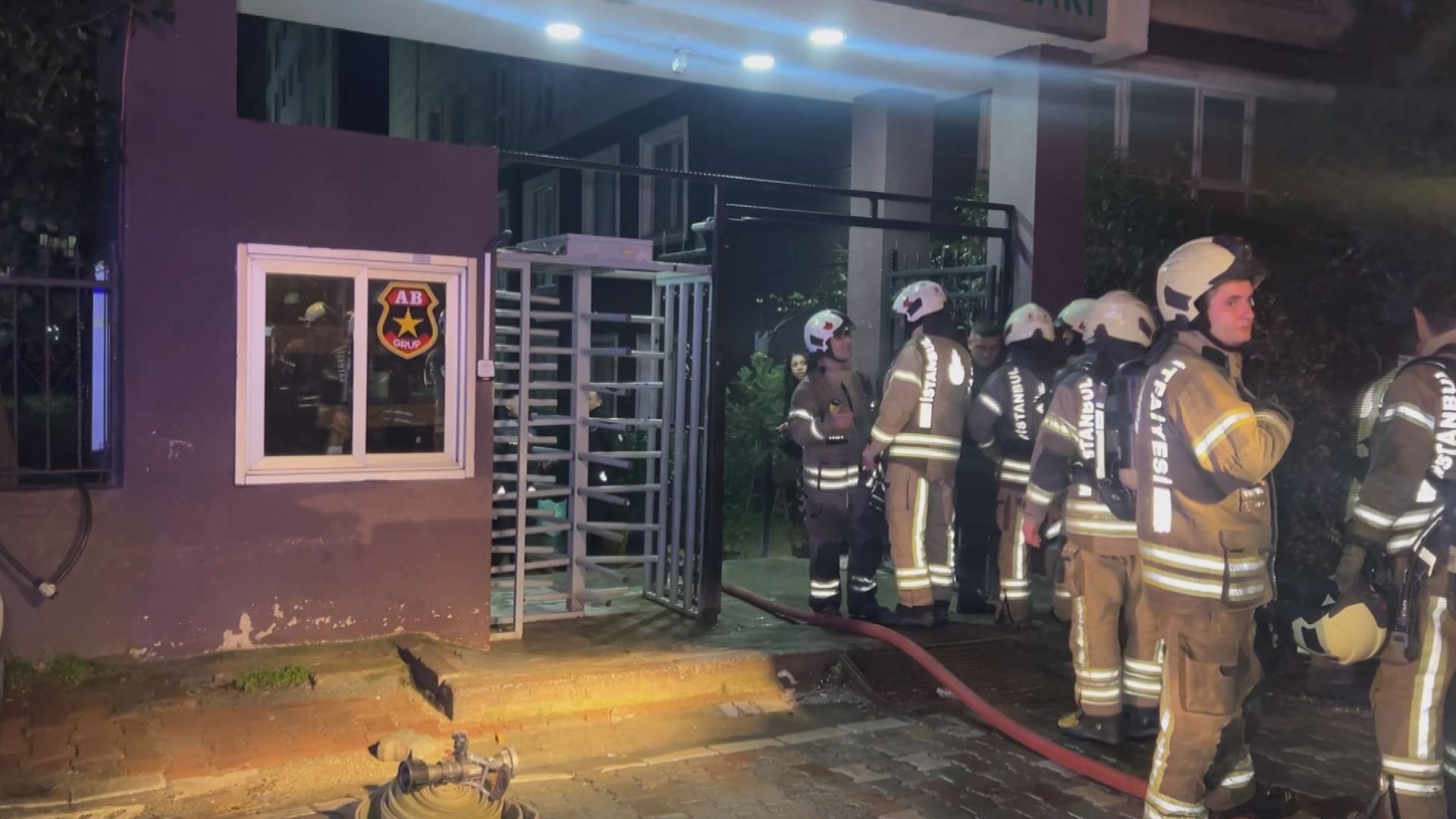 I S T A N B U L E S E N Y U R T T A 14 K A T L I B I N A D A Y 1147391 340724