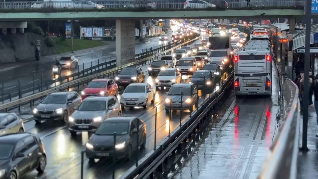 İstanbul’da Trafik Yoğunluğu Yüzde 89'a Ulaştı