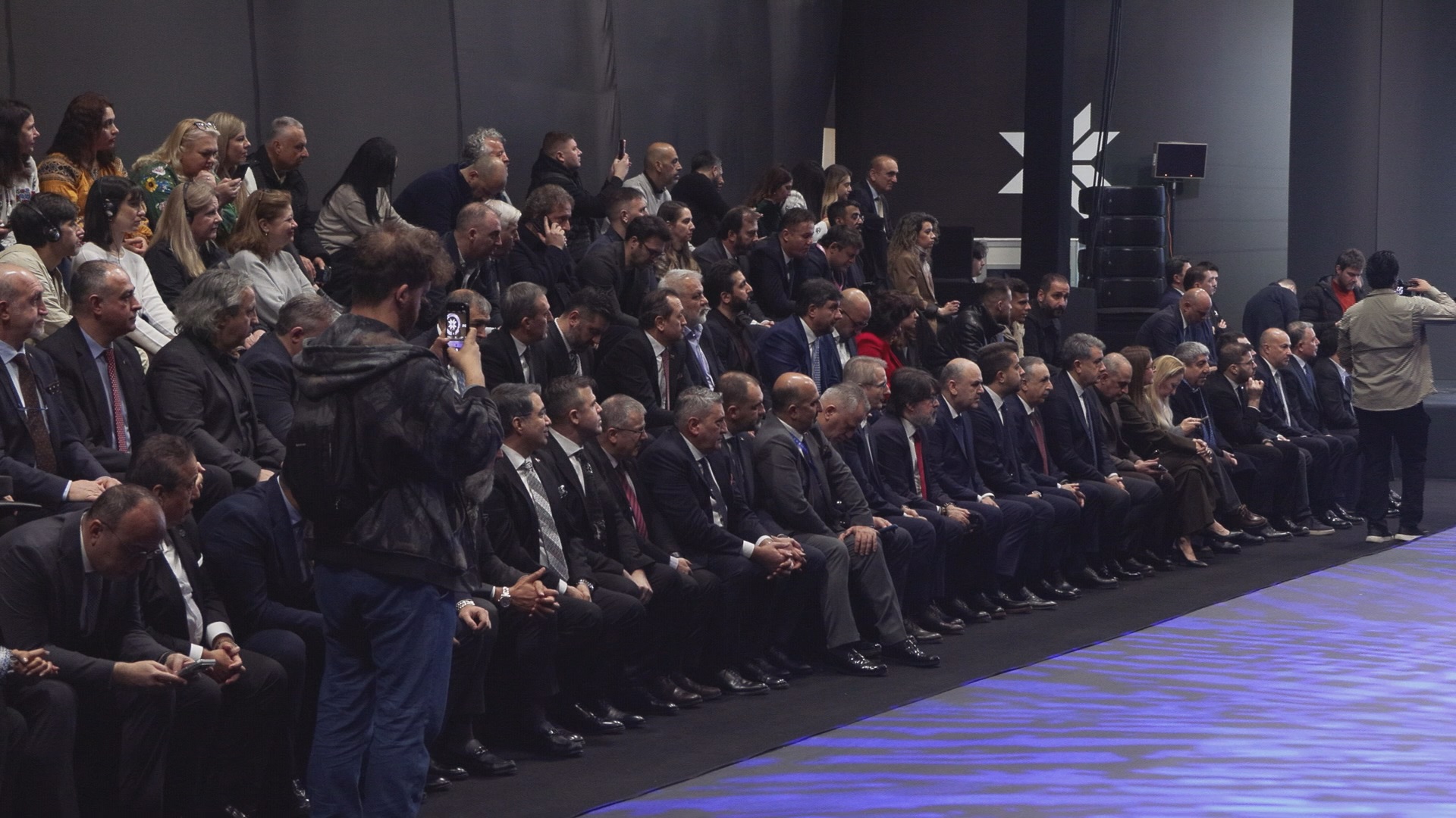 I S T A N B U L I S T A N B U L H A Z I R G I Y I M V E M O D A F 1150103 341533