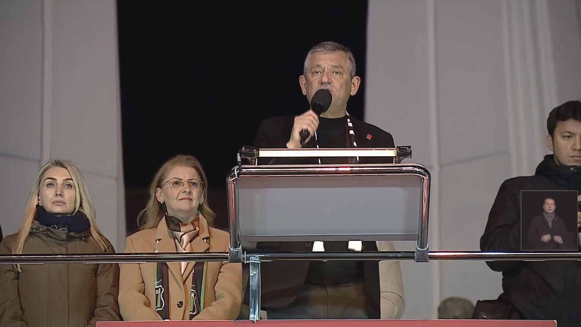 Özel, Bakırköy’de Vatandaşlarla Buluştu