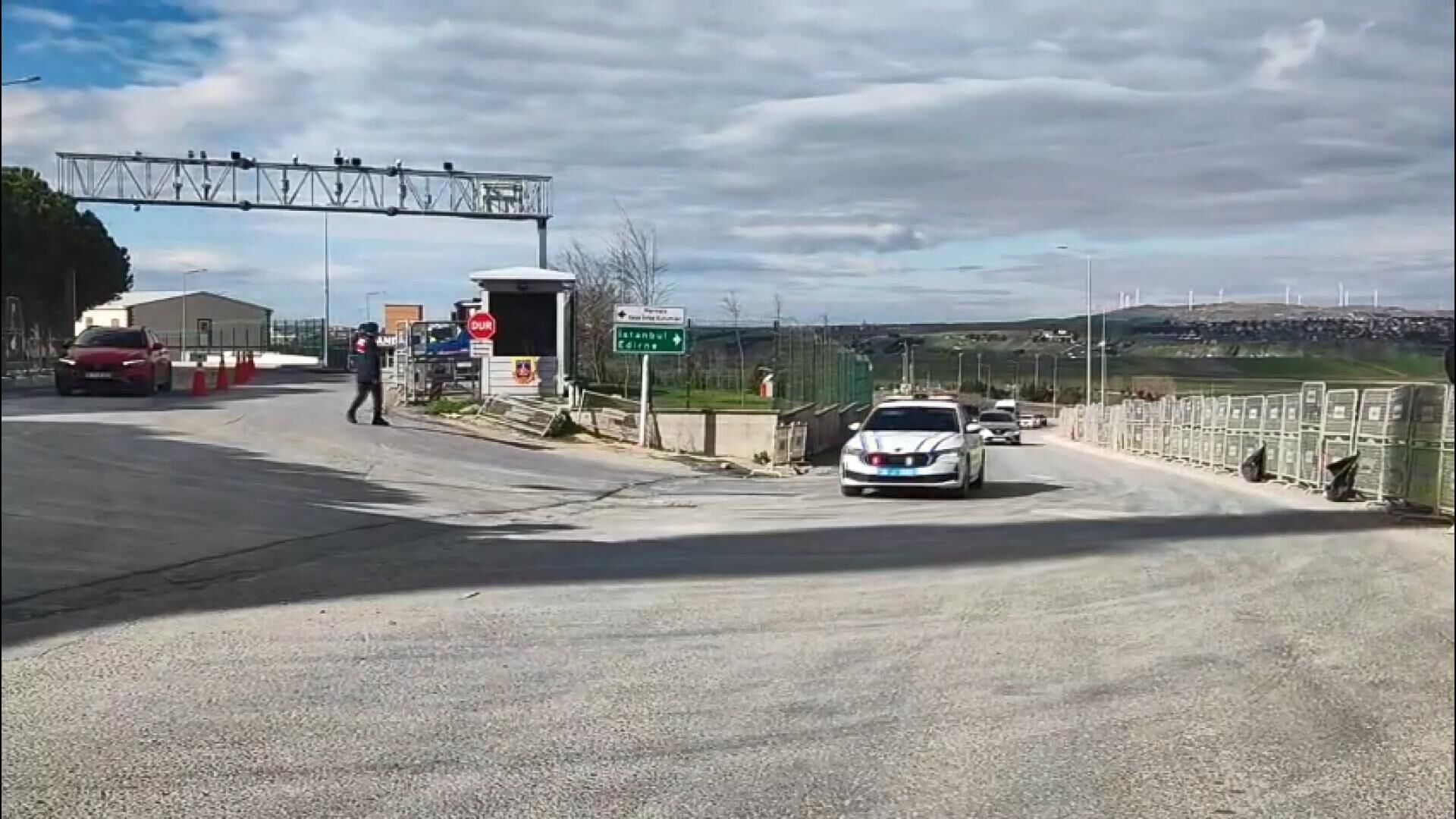 Özgür Özel İstanbul’da İmamoğlu’nu Ziyaret Ediyor