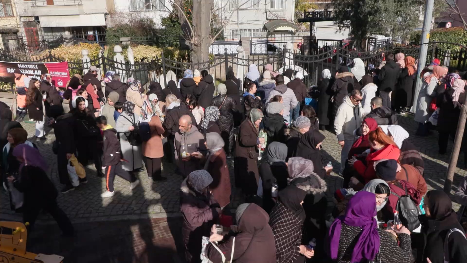 I S T A N B U L R A M A Z A N A Y I N I N I L K G U N U N D E O R 1177053 349644