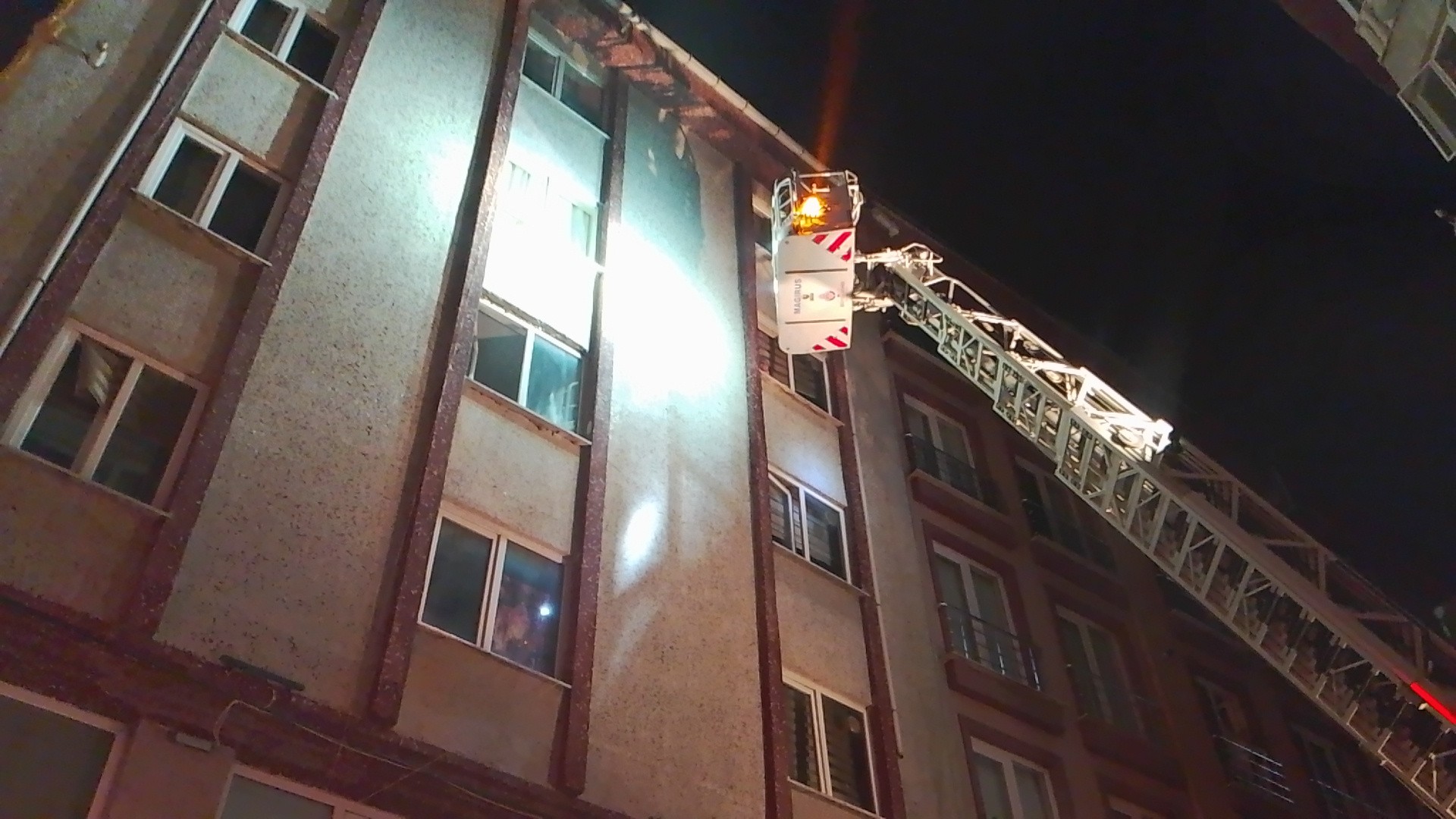 I S T A N B U L S I L I V R I D E B I N A G I R I S I N D E K I E 1171489 347985