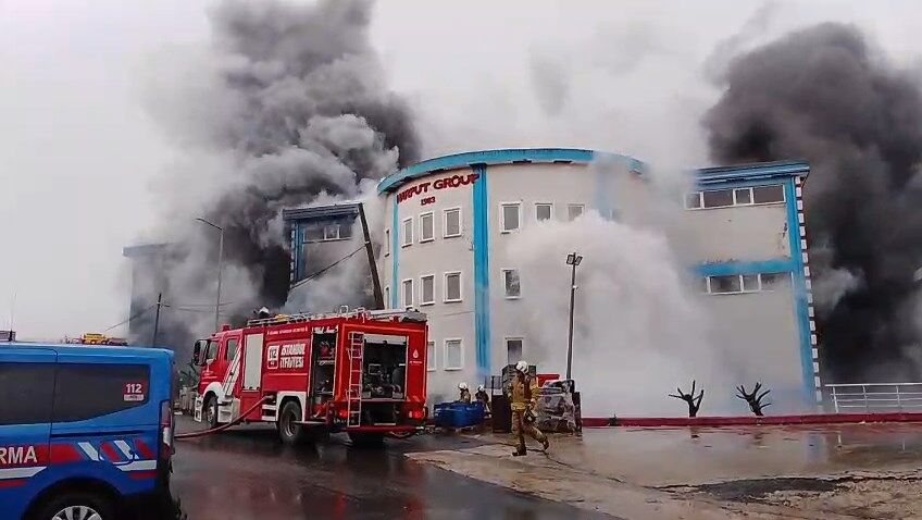 Silivri’deki Kauçuk Fabrikasında Yangın Çıktı