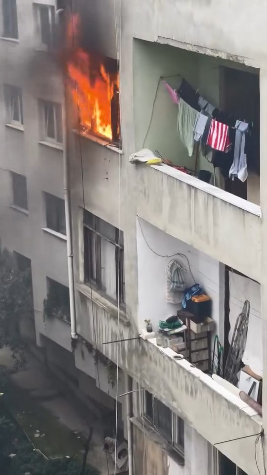 I S T A N B U L S I S L I D E 5 K A T L I B I N A D A C I K A N 1144958 339954