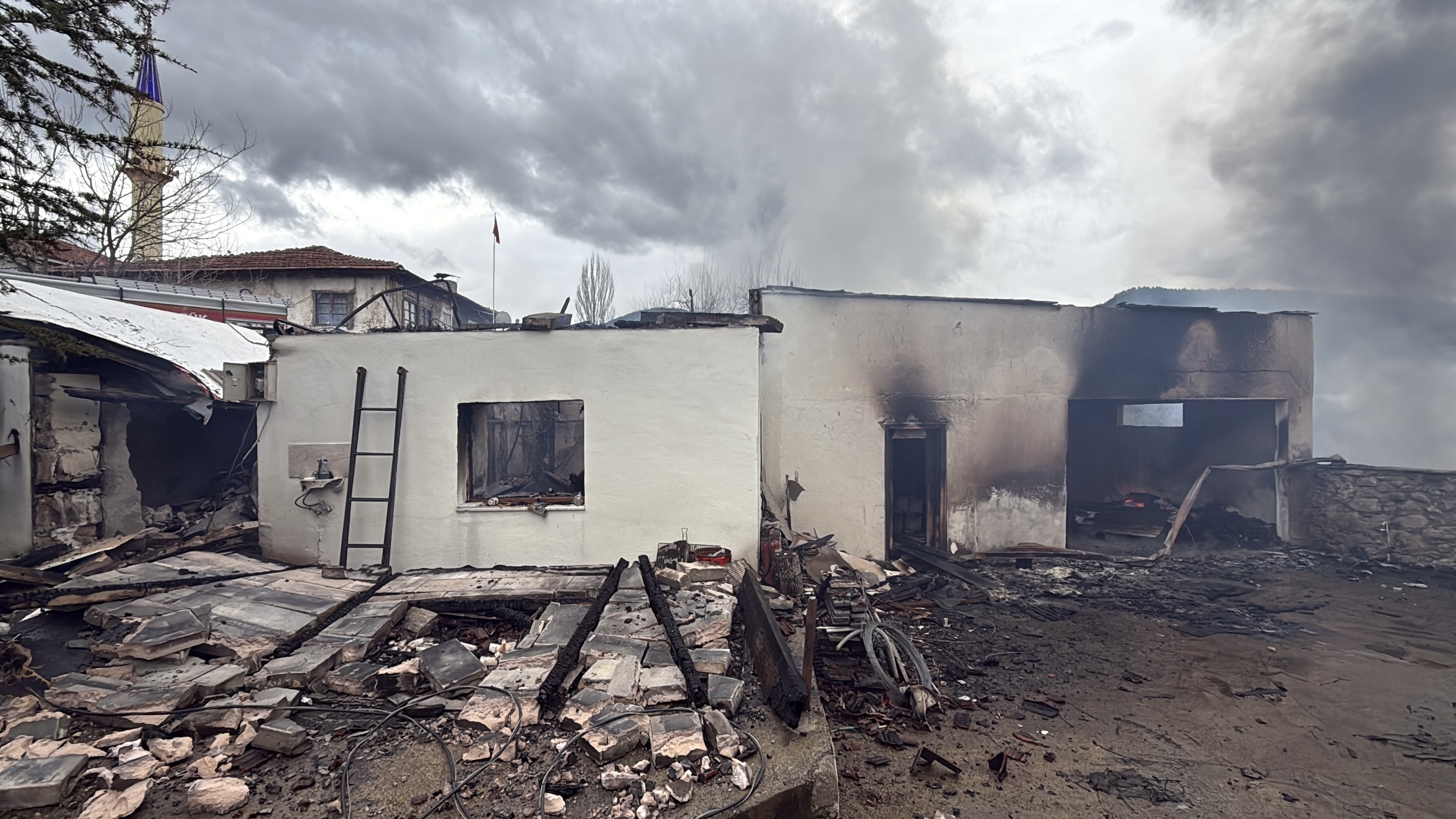 K A R A B U K T E 4 E V A H I R V E T R A K T O R Y A N D I 1153377 342498