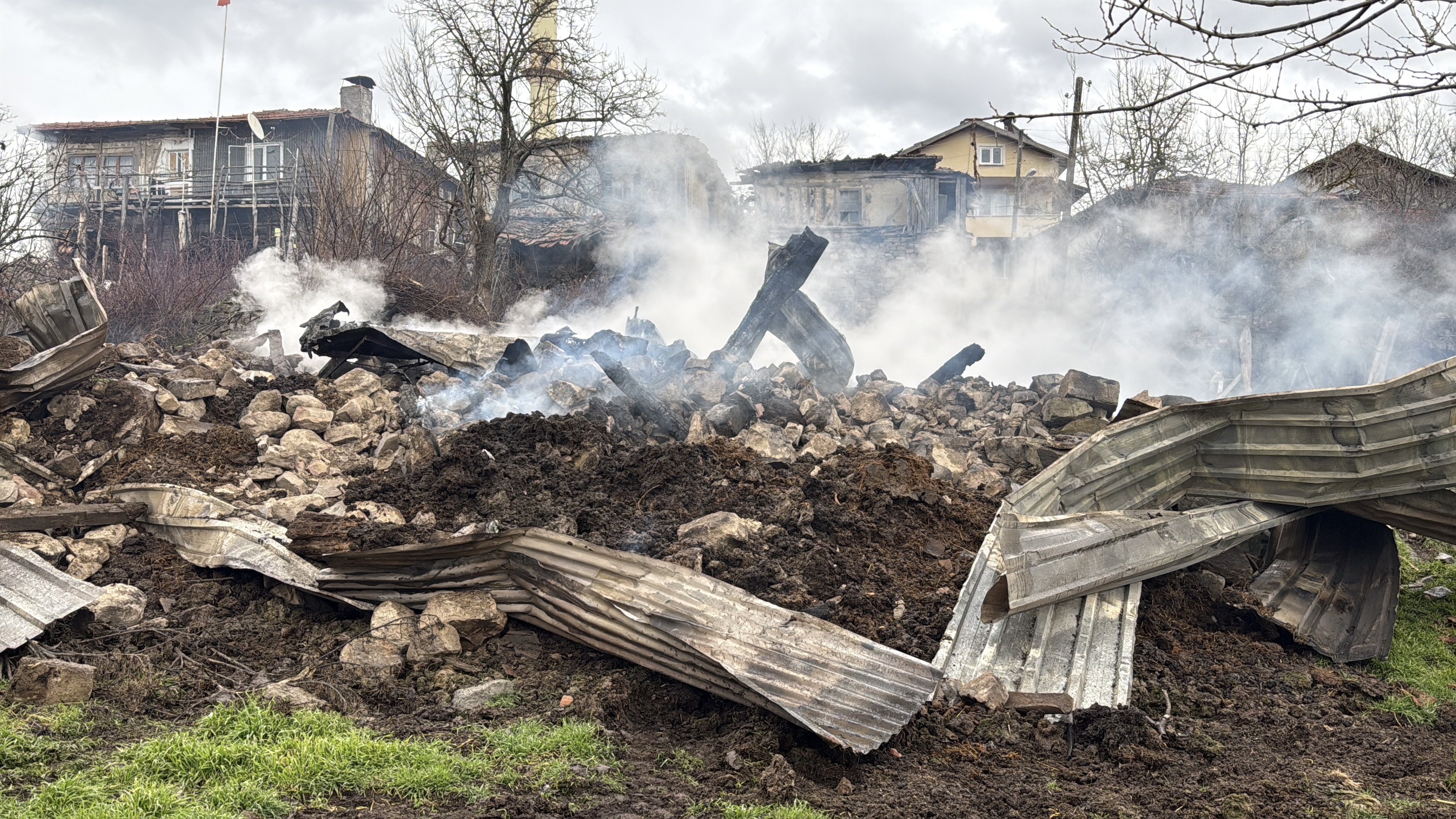 K A R A B U K T E 4 E V A H I R V E T R A K T O R Y A N D I 1153382 342498