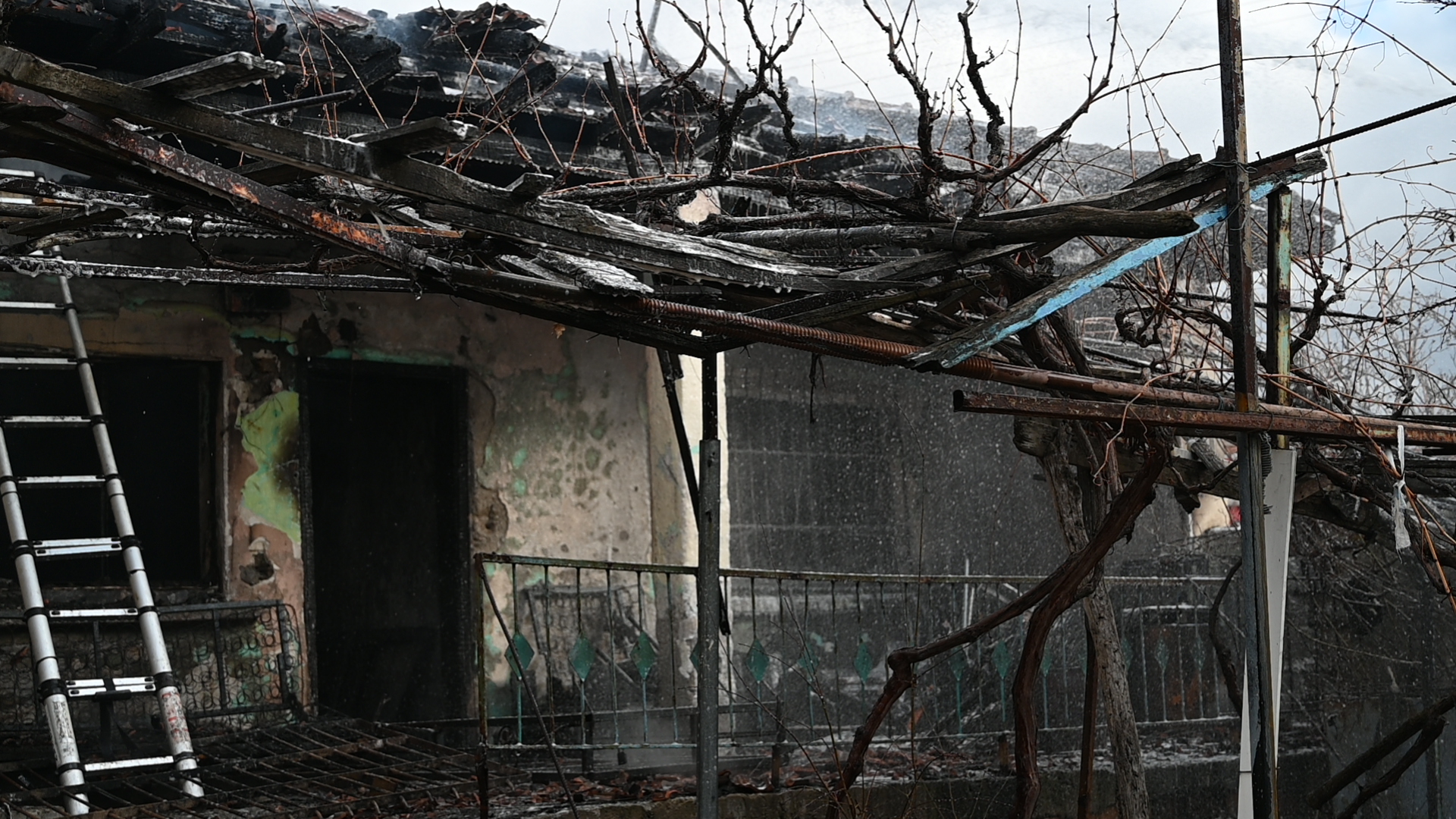 K I R I K K A L E’ D E M U S T A K I L E V D E C I K A N Y A N G I N D 1148855 341179