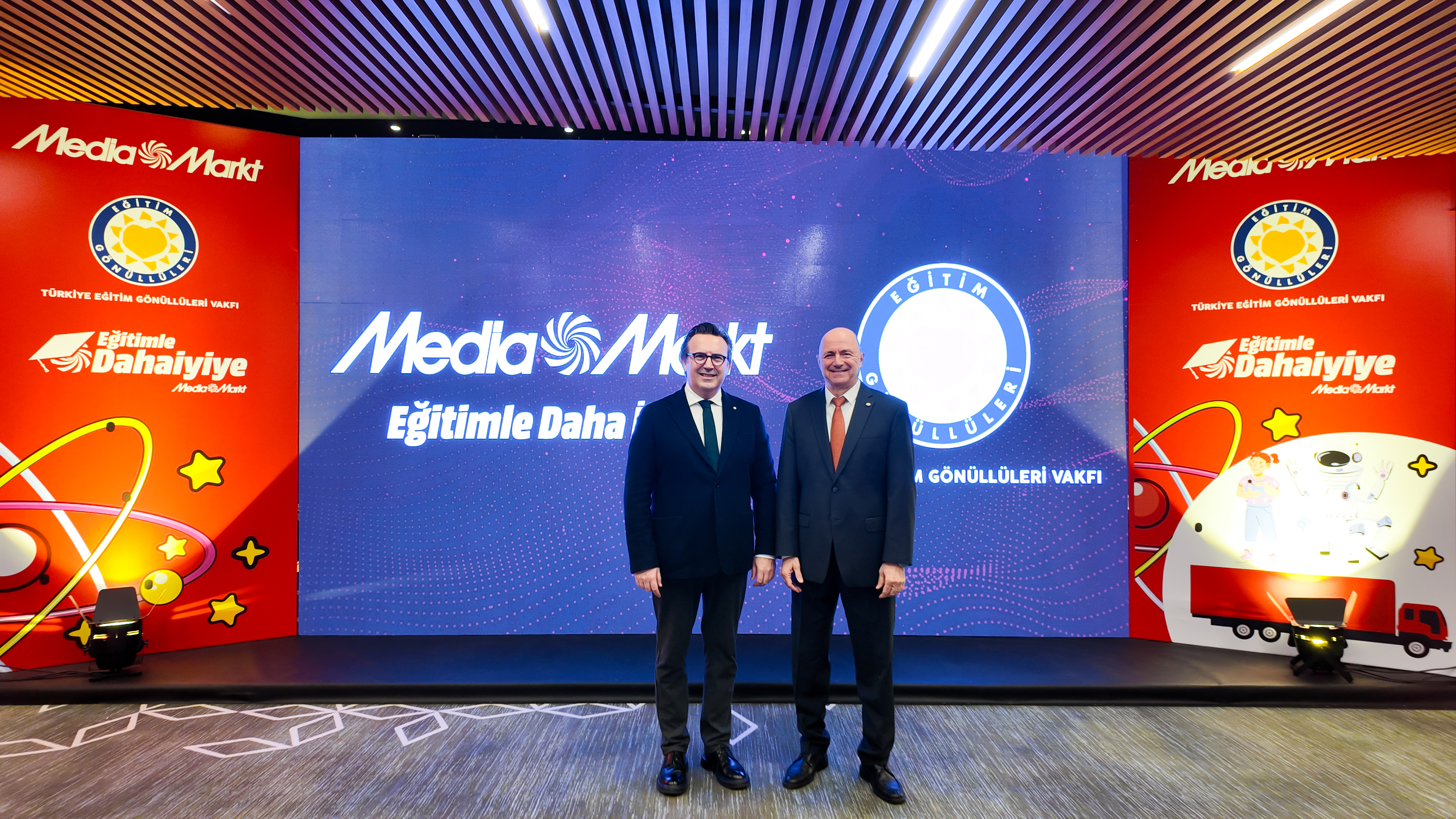 Deprem Bölgesinde 11 Bin Çocuğa Destek