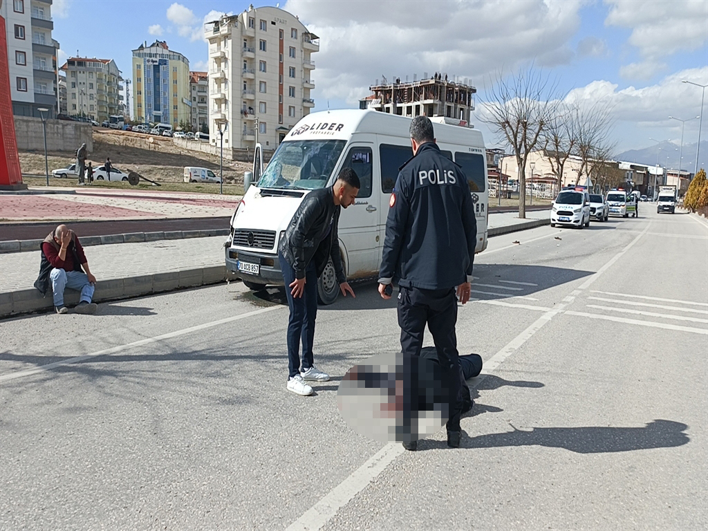 M I N I B U S U N C A R P M A S I I L E 32 M E T R E I L E R I F I 1180563 350634