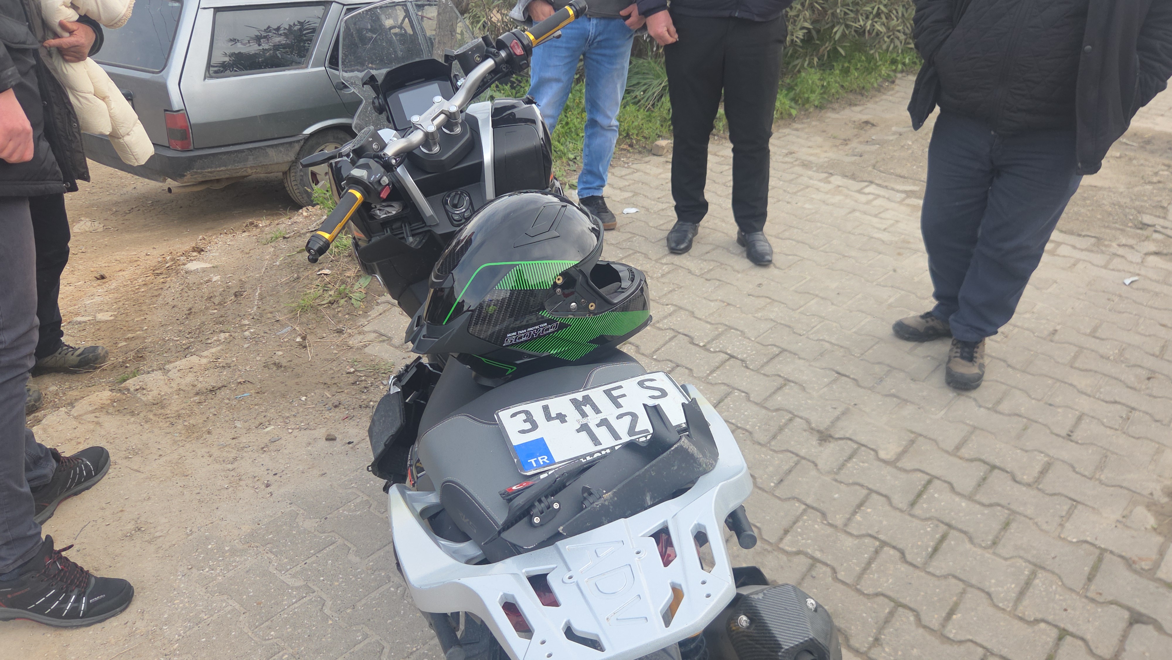 M O T O S I K L E T I L E O T O M O B I L C A R P I S T I 2 Y A R A 1150514 341674