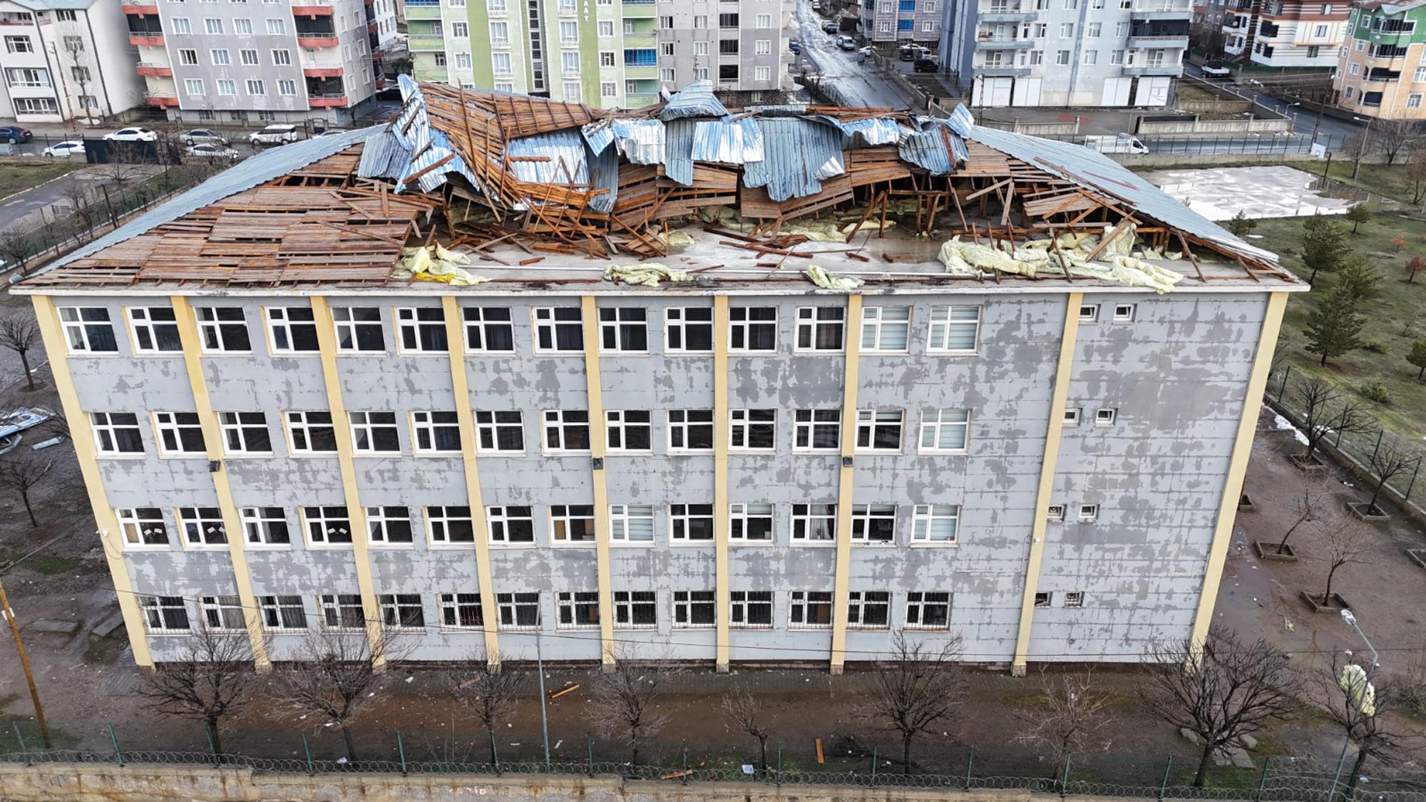 M U S T A F I R T I N A O K U L U N C A T I S I N I U C U R D U 1176269 349405