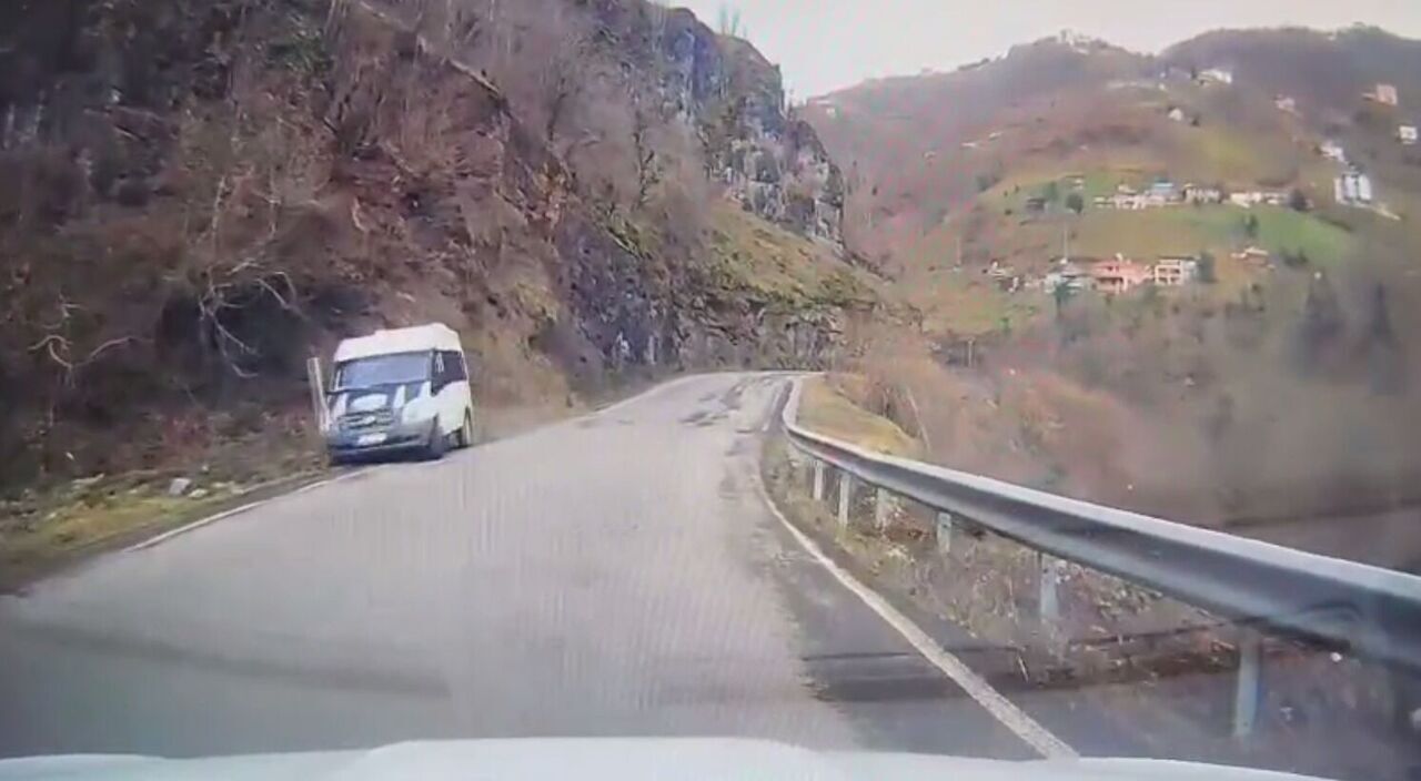 O K U L S E R V I S M I N I B U S U N U N O T O M O B I L L E C A R P I 1147499 340771