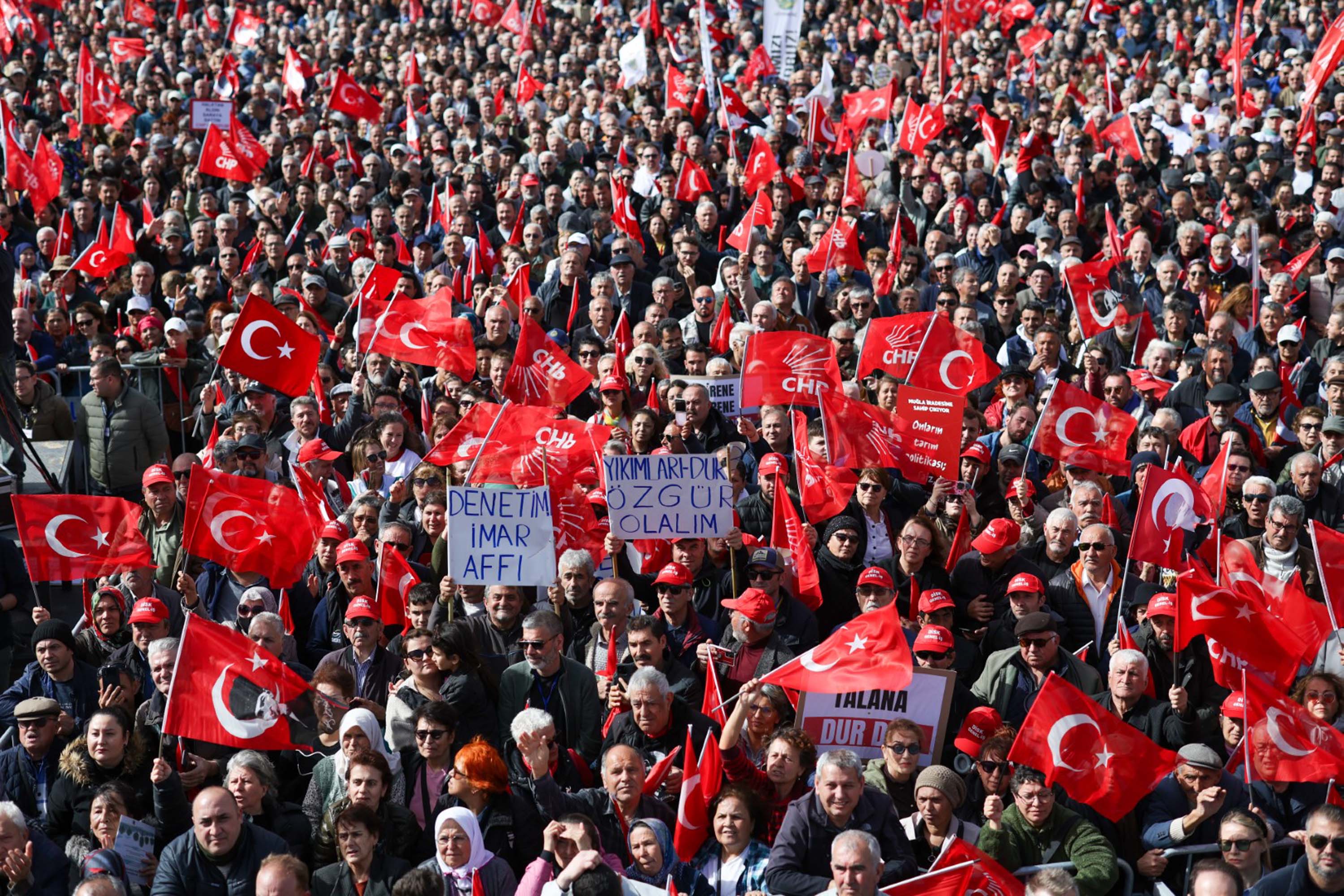 O Z G U R O Z E L B I Z S E C I M S A N D I G I B E K L I Y O R U Z 1169458 347359