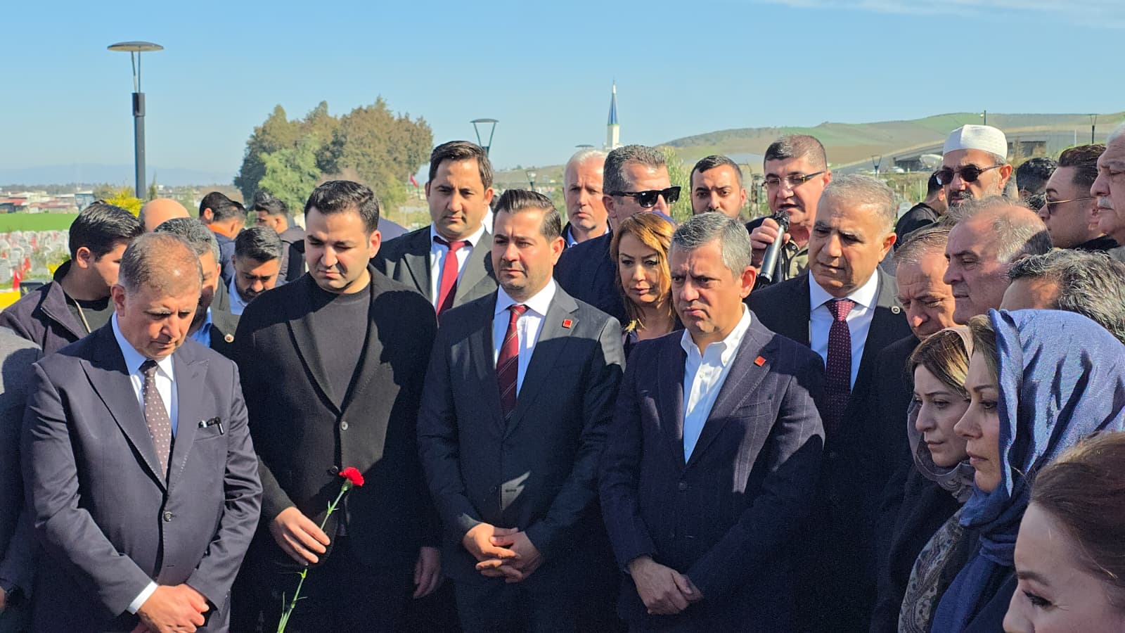 O Z G U R O Z E L D E P R E M S E H I T L I G I N I Z I Y A R E T E 1149785 341446