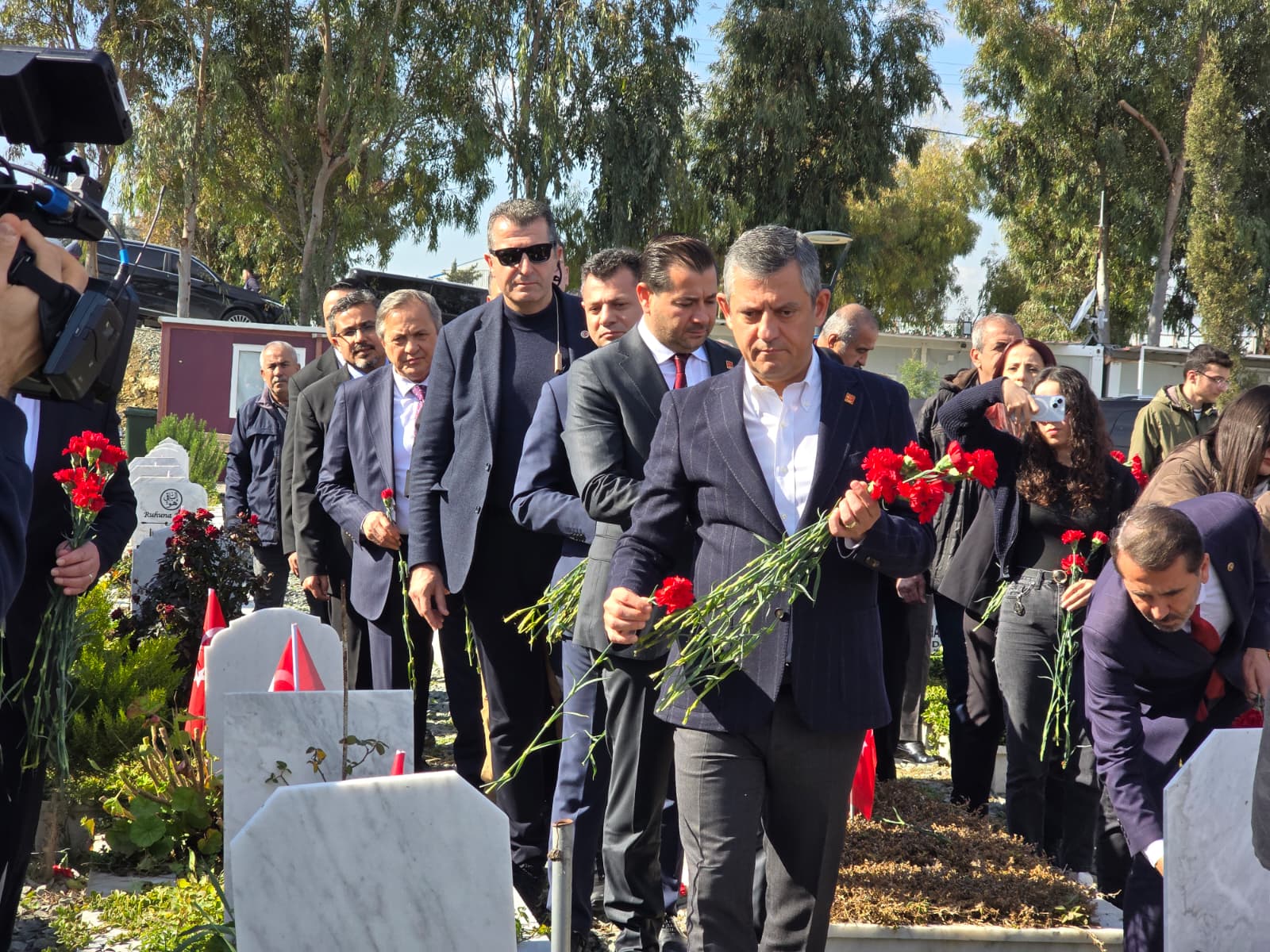 O Z G U R O Z E L D E P R E M S E H I T L I G I N I Z I Y A R E T E 1149818 341446