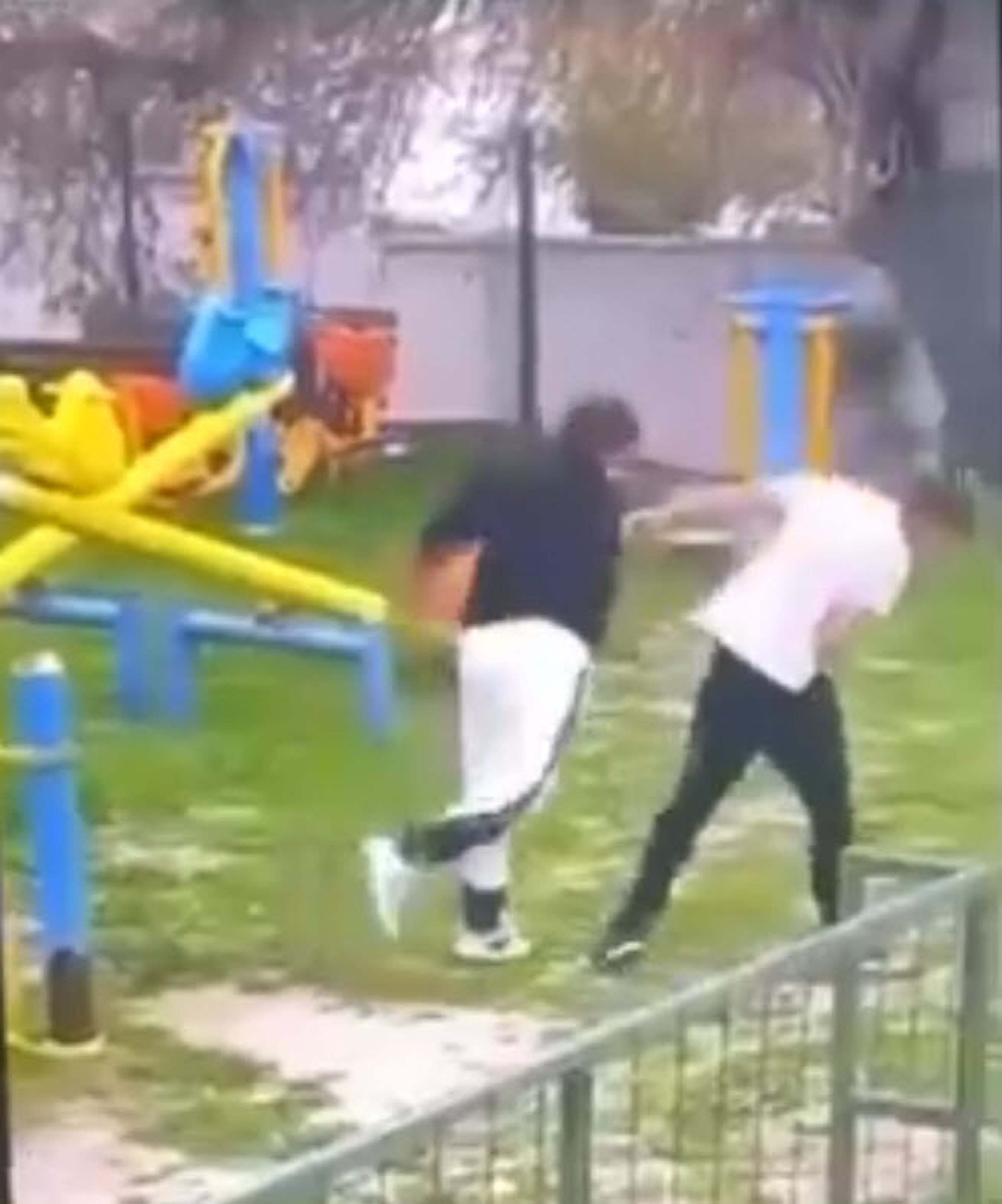 P A R K T A A K R A N Z O R B A L I G I K A M E R A D A 2 G O Z A L 1187712 352918