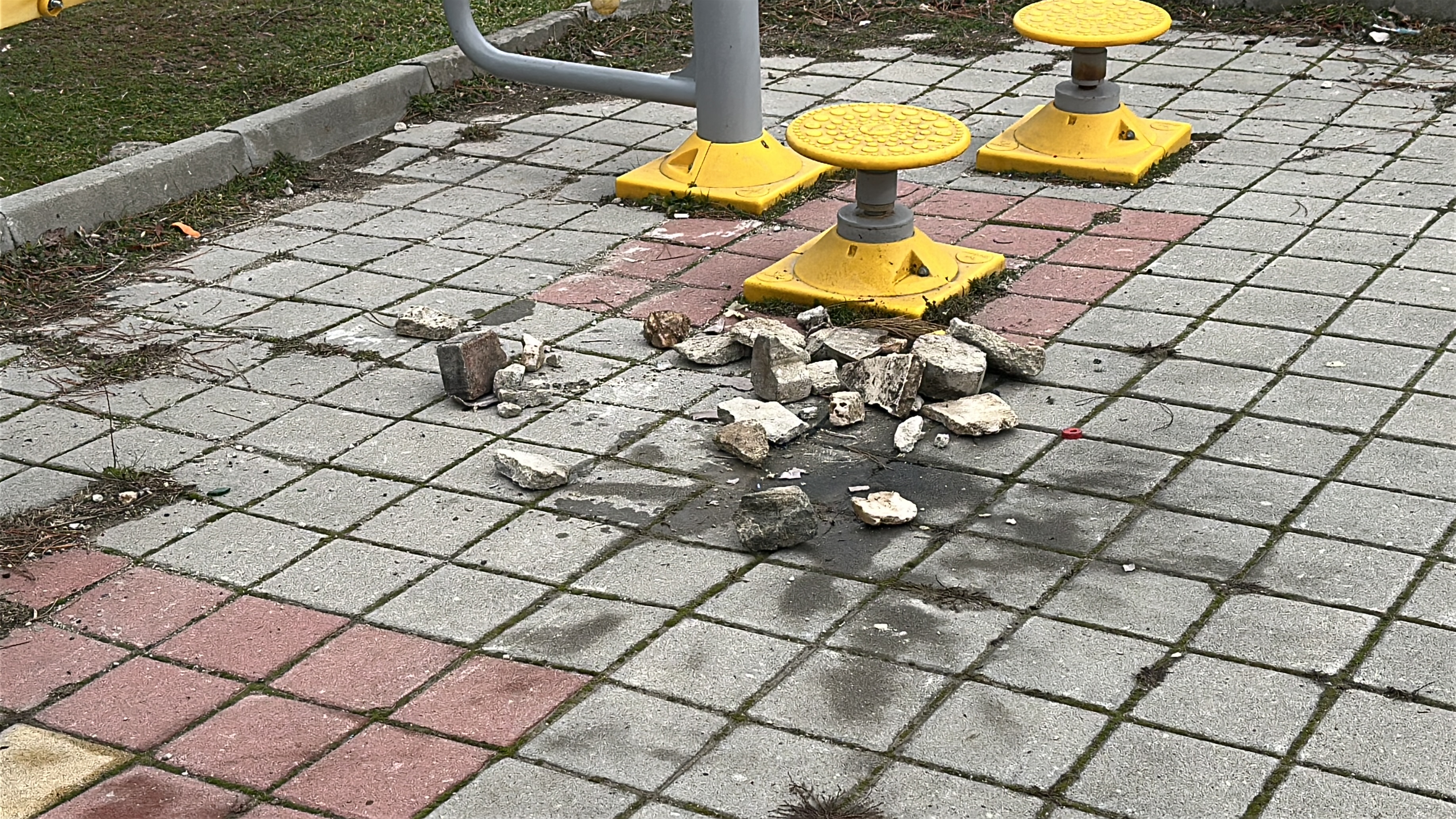 P A R K T A F U N Y E I L E P A T L A T I L A N V A L I Z D E N T A S 1151538 341998