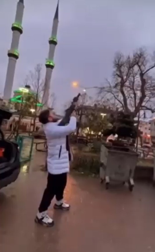 P O M P A L I T U F E K L E H A V A Y A A T E S A C A N S U P H E L I 1182780 351326