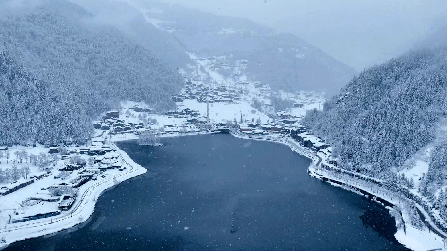 Uzungöl’de Kar Yağışı Sonrası Seyirlik Manzaralar