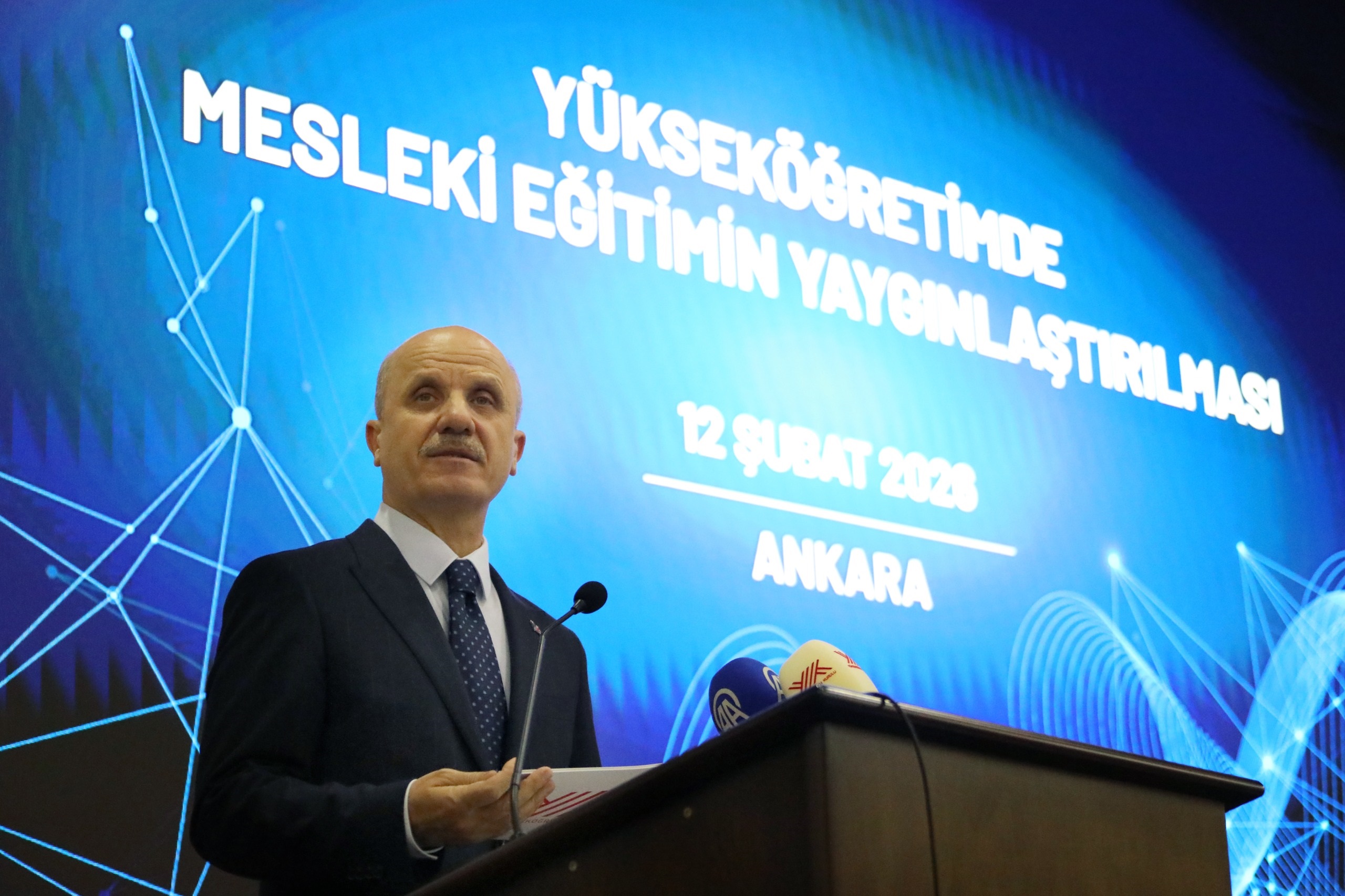 YÖK Başkanı Özvar’dan Uygulamalı Eğitim Mesajı