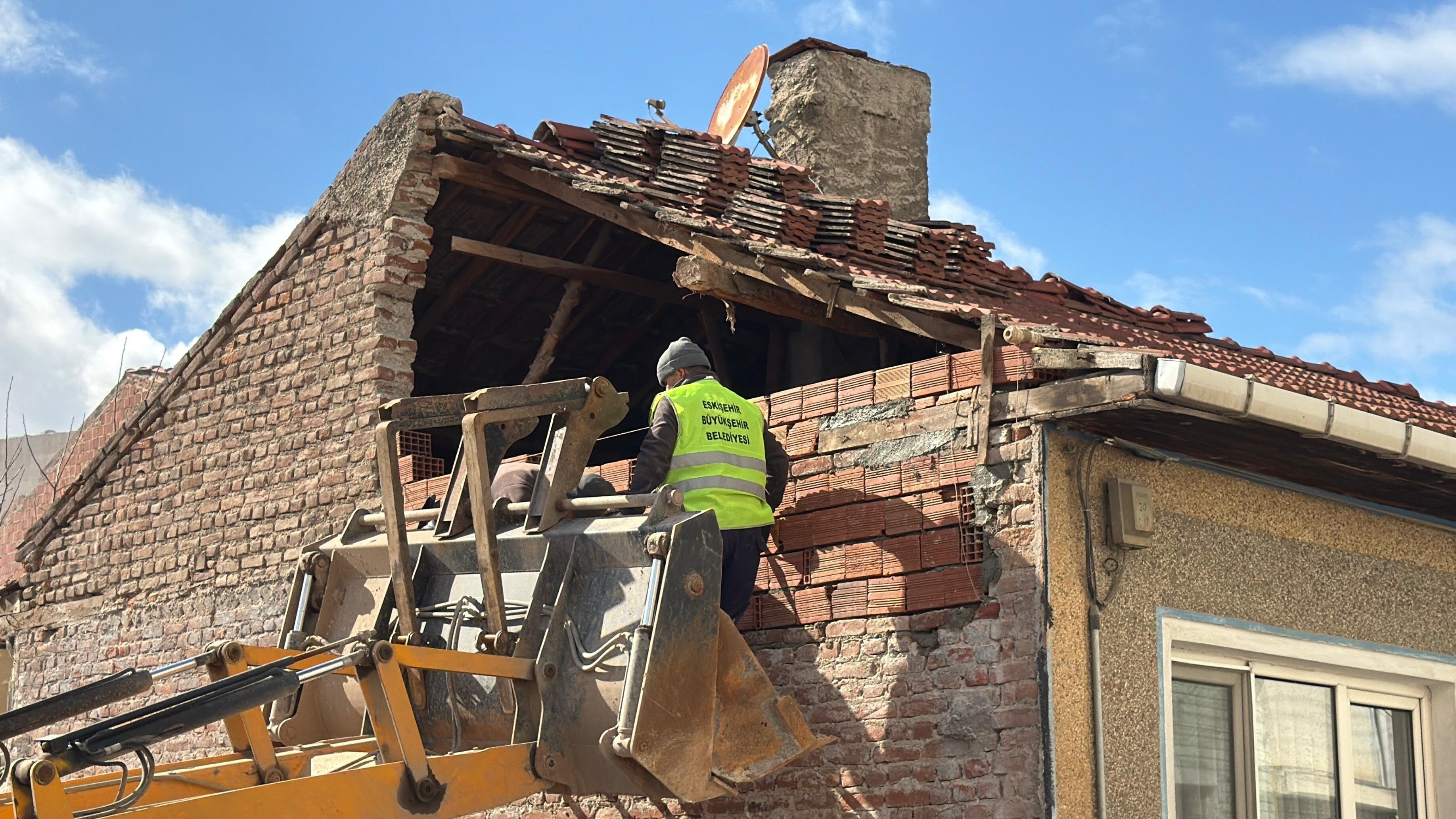 Y O L G E N I S L E T M E C A L I S M A S I S I R A S I N D A E V I N 1185787 352298