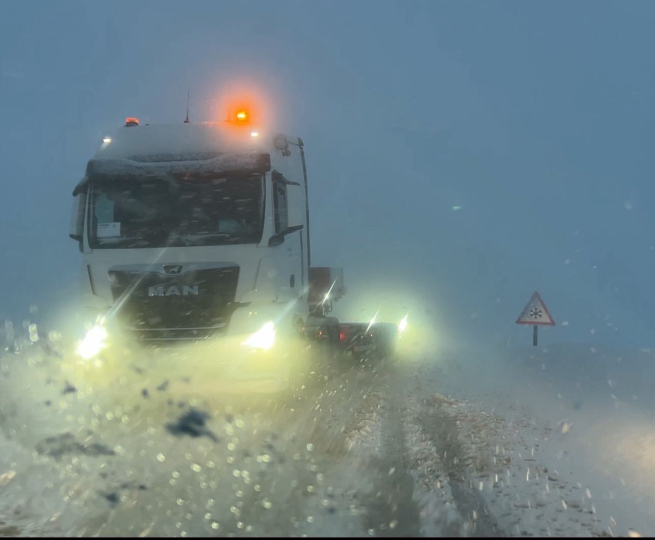 Y U K S E K O V A D A K A R V E T I P I A R A C L A R Y O L D A 1187730 352922