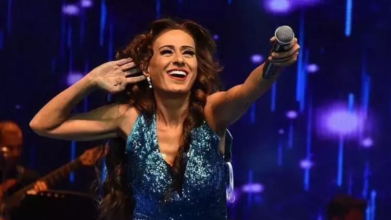 Yıldız Tilbe Yüksek Tansiyon Nedeniyle Hastaneye Kaldırıldı