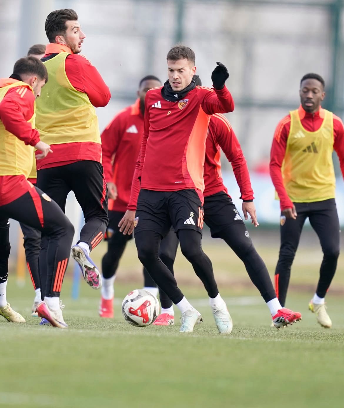 Z E C O R N E R K A Y S E R I S P O R D A H E S A P. C O M A N T A L Y 1177334 349725