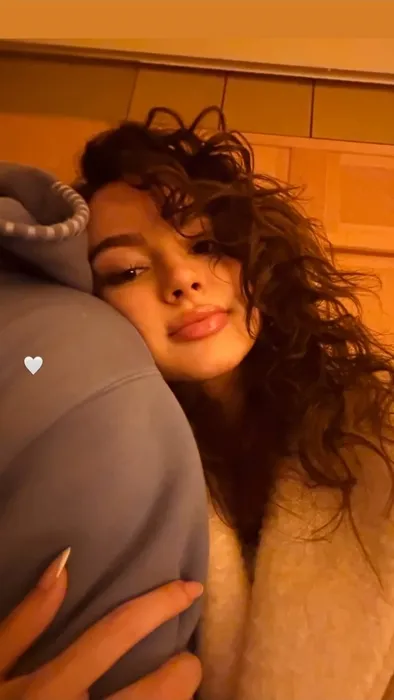 0X0 Bir Gece Masalinin Canfezasi Su Burcu Yazgi Coskun 20Sine Girdi Dogum Gunu Pozlari Begeni Yagmuruna Tutuldu 1771761724227