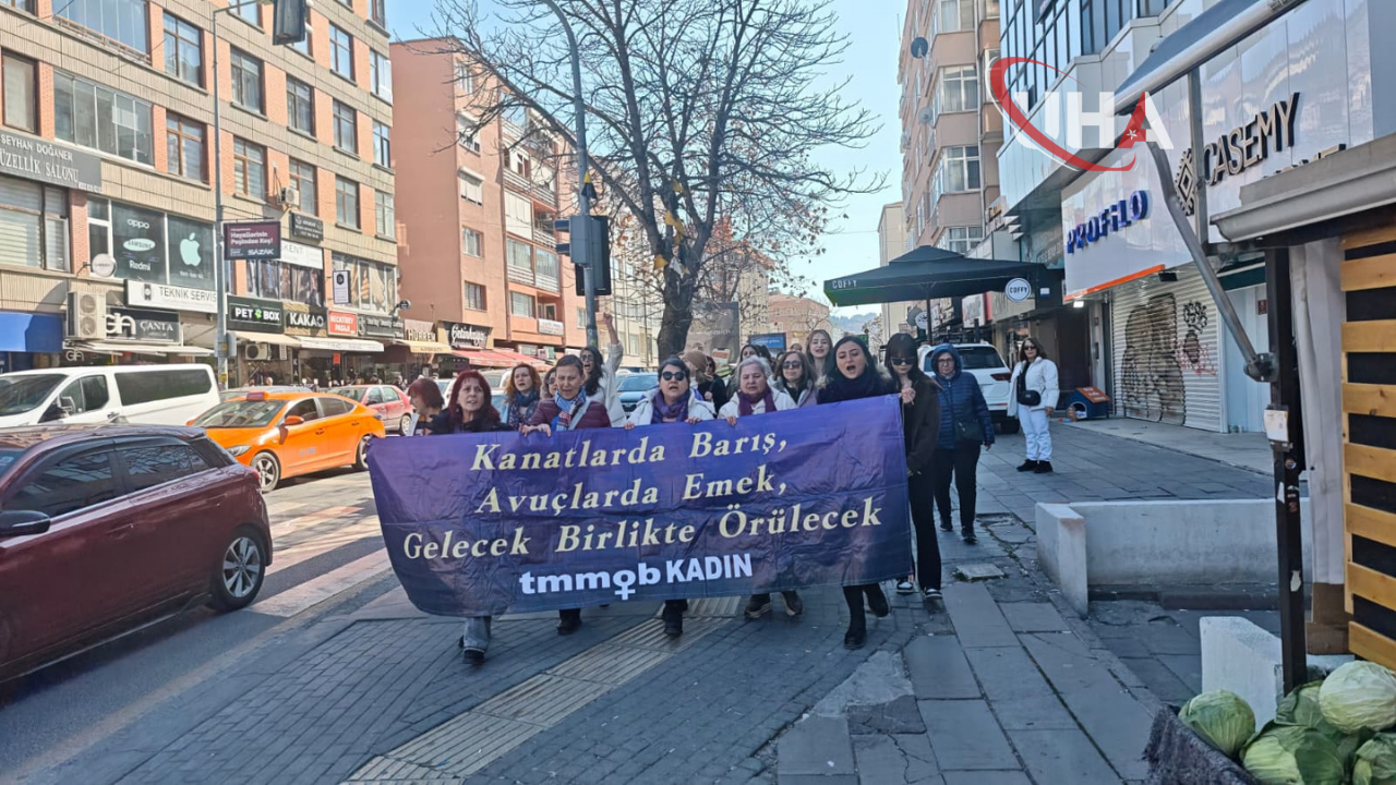 Tunalı Hilmi Caddesi’nde Kadınlardan Dayanışma Yürüyüşü