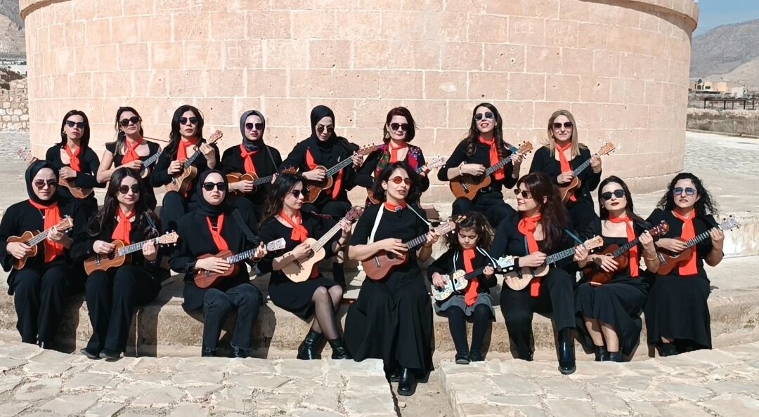 12 Bin Yıllık Hasankeyf’te Kadınlardan Ukuleleli 8 Mart Etkinliği