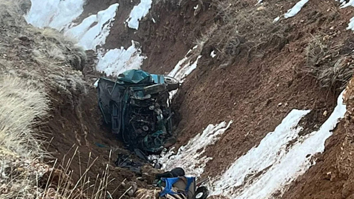 Şarampole Yuvarlanan Otomobil İki Gence Mezar Oldu