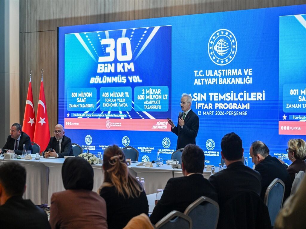 Bakan Uraloğlu: Hürmüz’de 14 Türk Gemisi Bekliyor