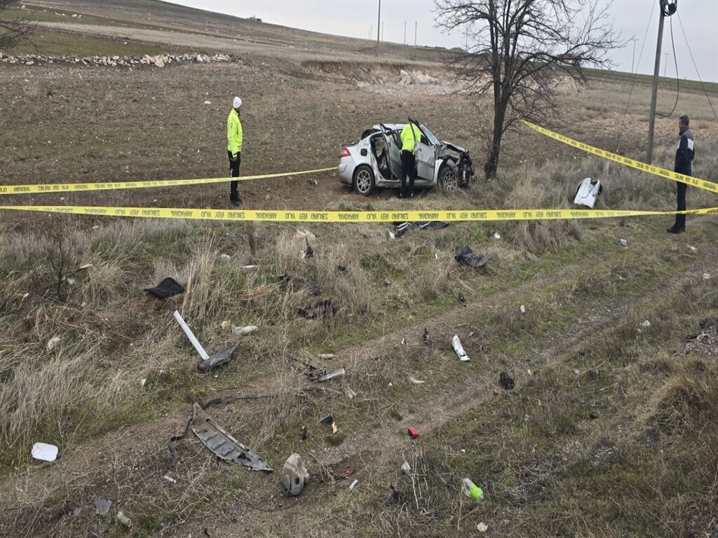 Bayram Tatiline Giderken Kazada Ölen Çiftin Çocukları Yaralı
