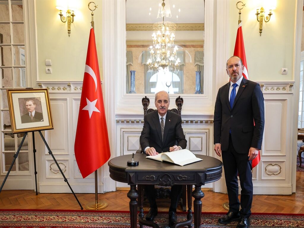 TBMM Başkanı Kurtulmuş Bükreş Büyükelçiliği’ni Ziyaret Etti