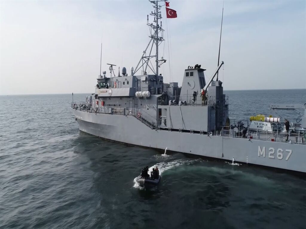 Deniz Kuvvetleri Harekete Geçti: 275 Şüpheli Cisme Müdahale Edildi