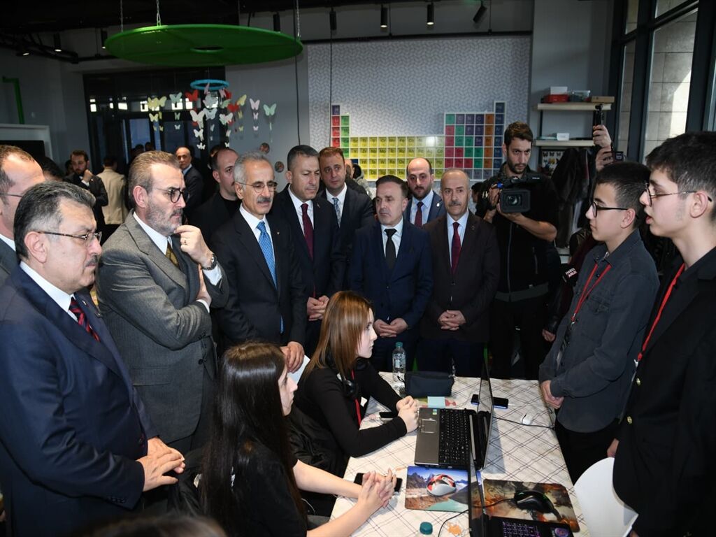 Bakan Uraloğlu Trabzon’da Bilim ve Sanayi Turlarını Tamamladı