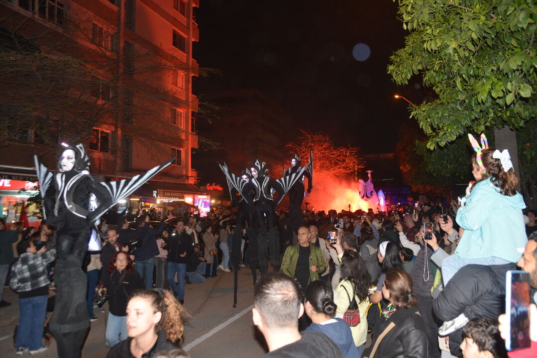 25’ I N C I U L U S L A R A R A S I A D A N A T I Y A T R O F E S T I 1232720 366518