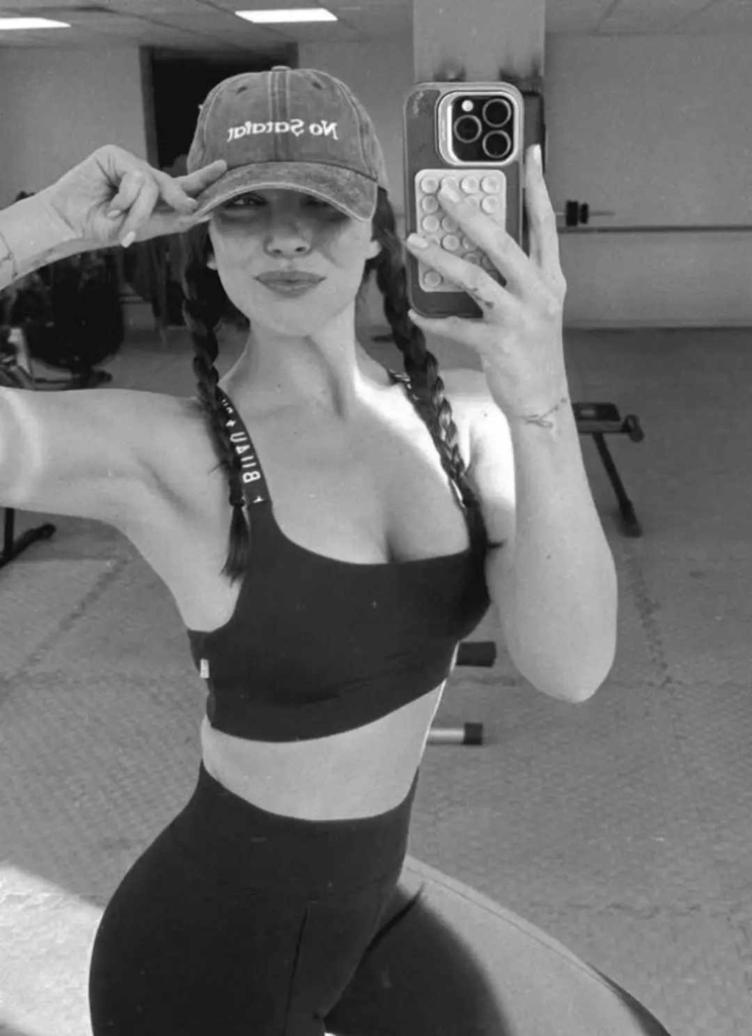 68F37Ee0B825A93F99009655-1